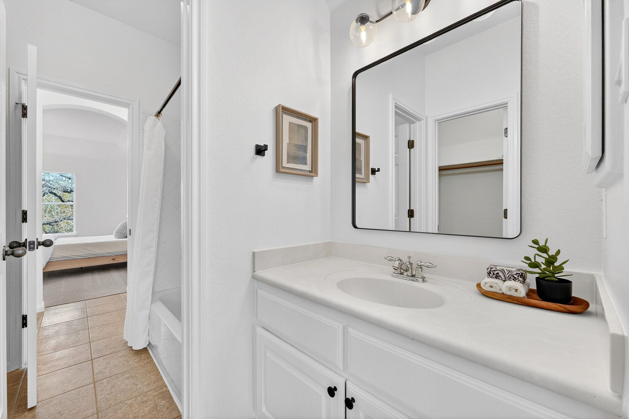 7700 Mitra Dr, Austin, TX 78739