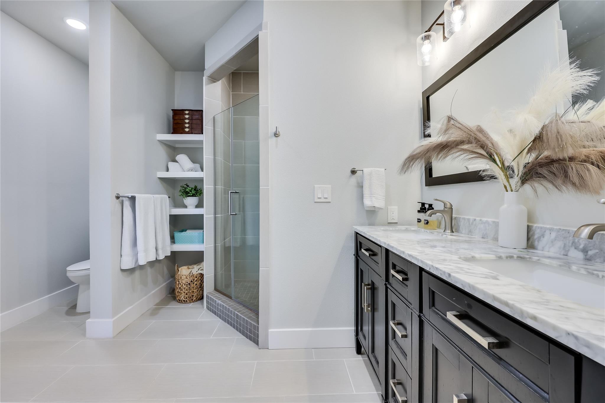 18322 Lake Oaks Dr, Jonestown, TX 78645