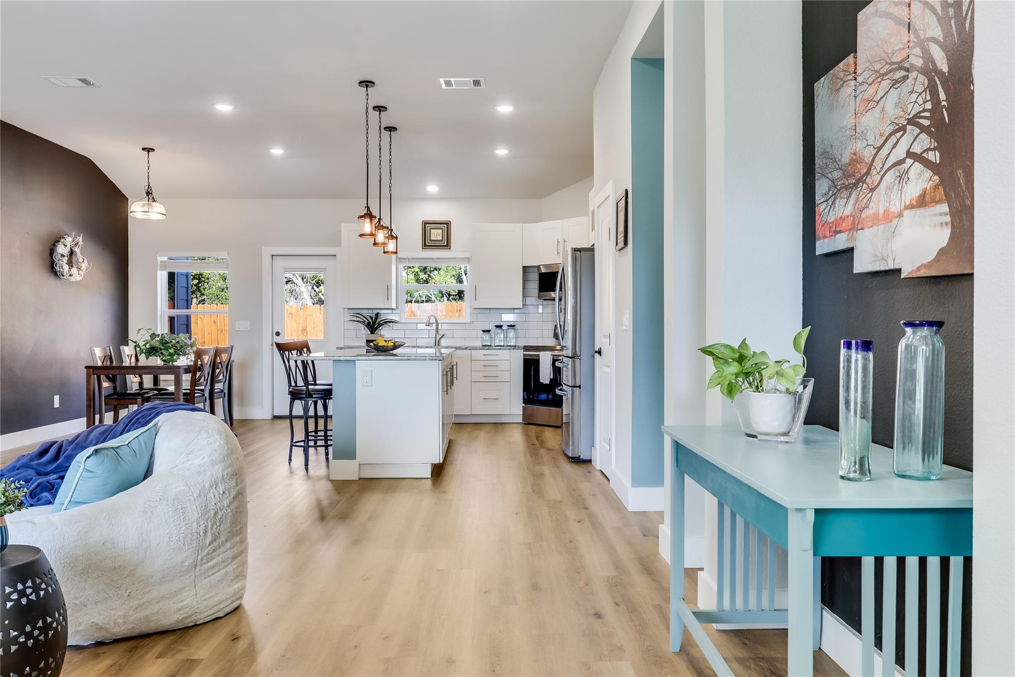 18322 Lake Oaks Dr, Jonestown, TX 78645