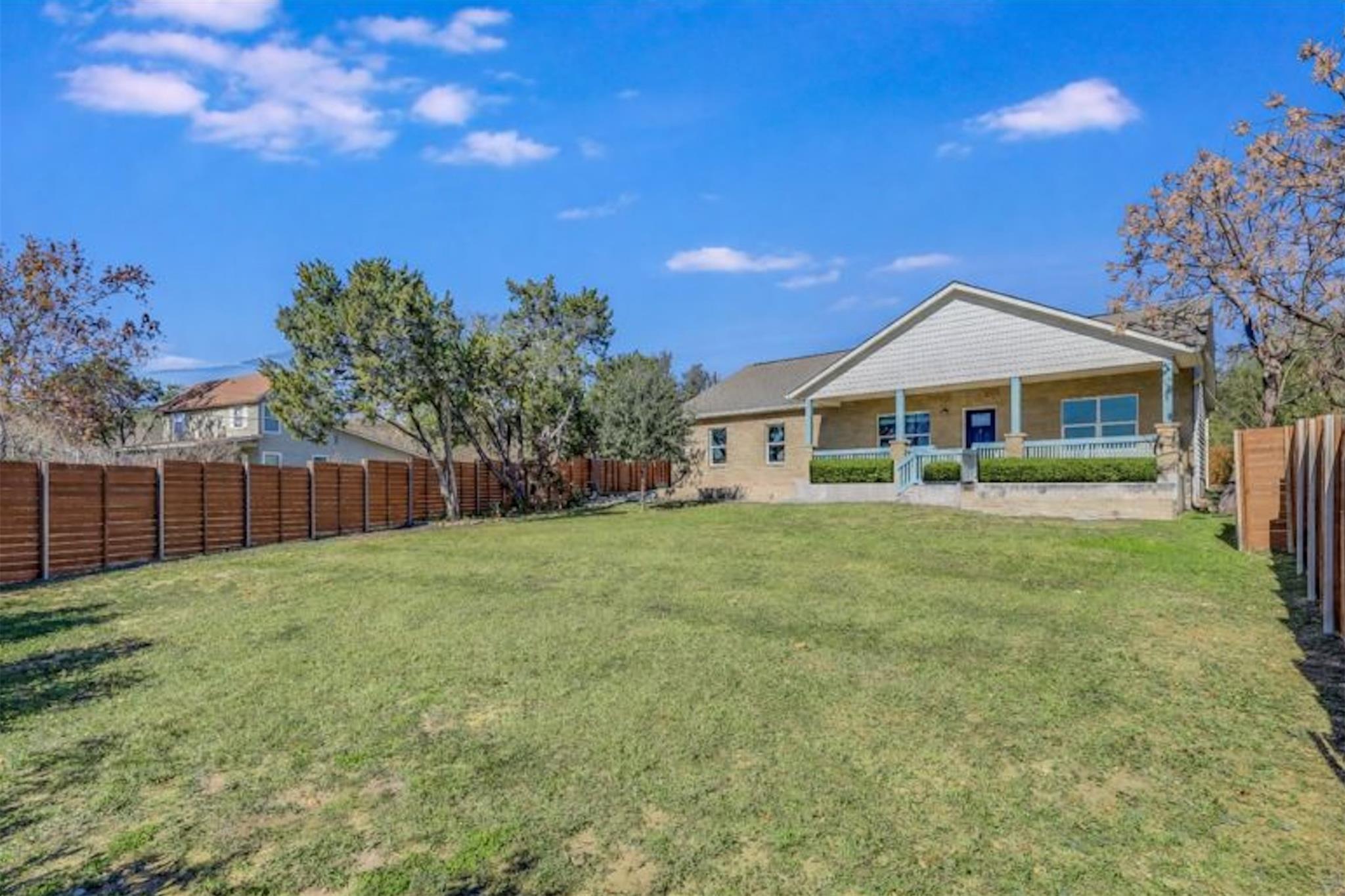 18322 Lake Oaks Dr, Jonestown, TX 78645