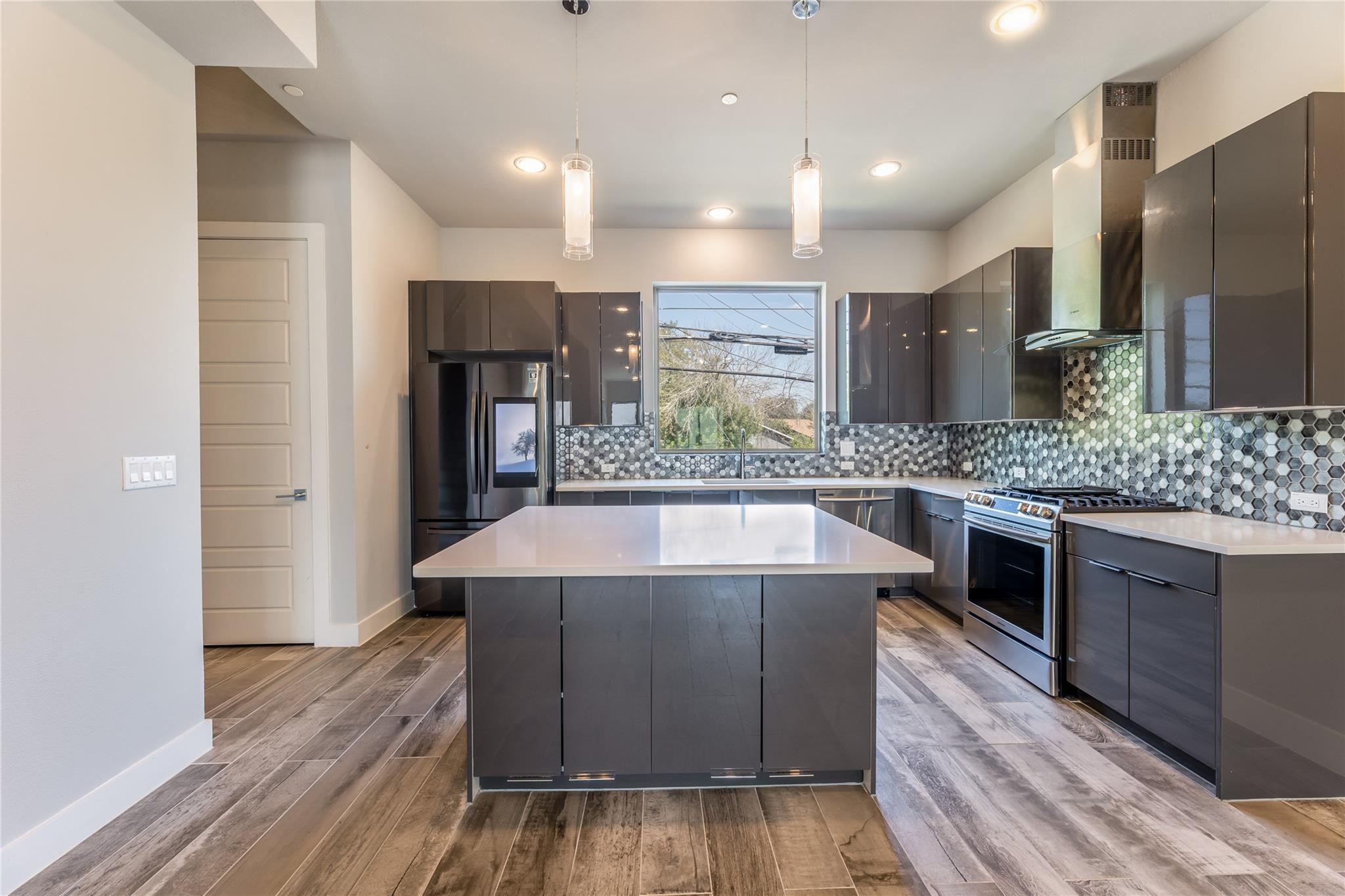 1417 Kramer Ln # 9, Austin, TX 78758