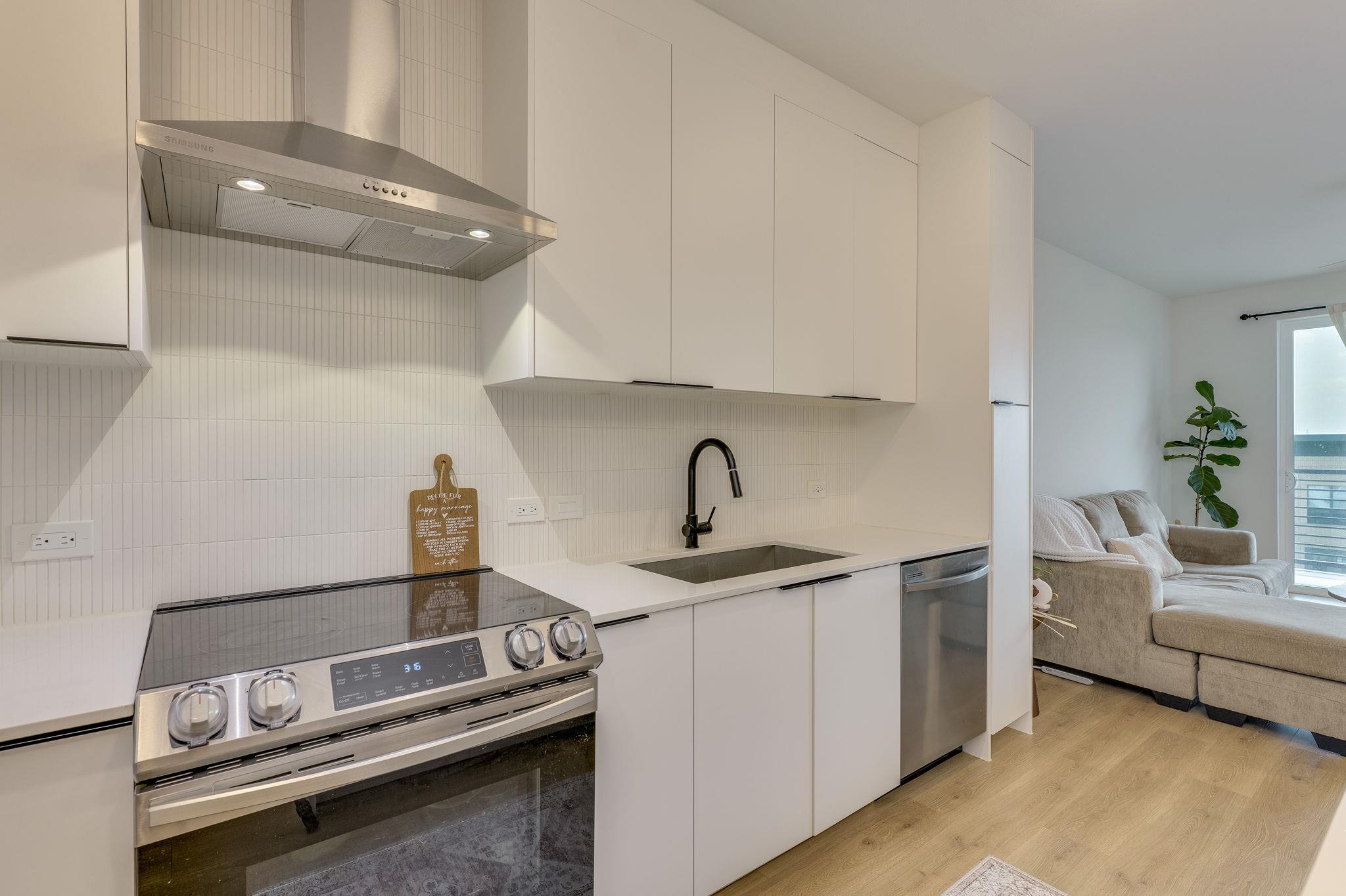 1701 Simond Ave # 524, Austin, TX 78723