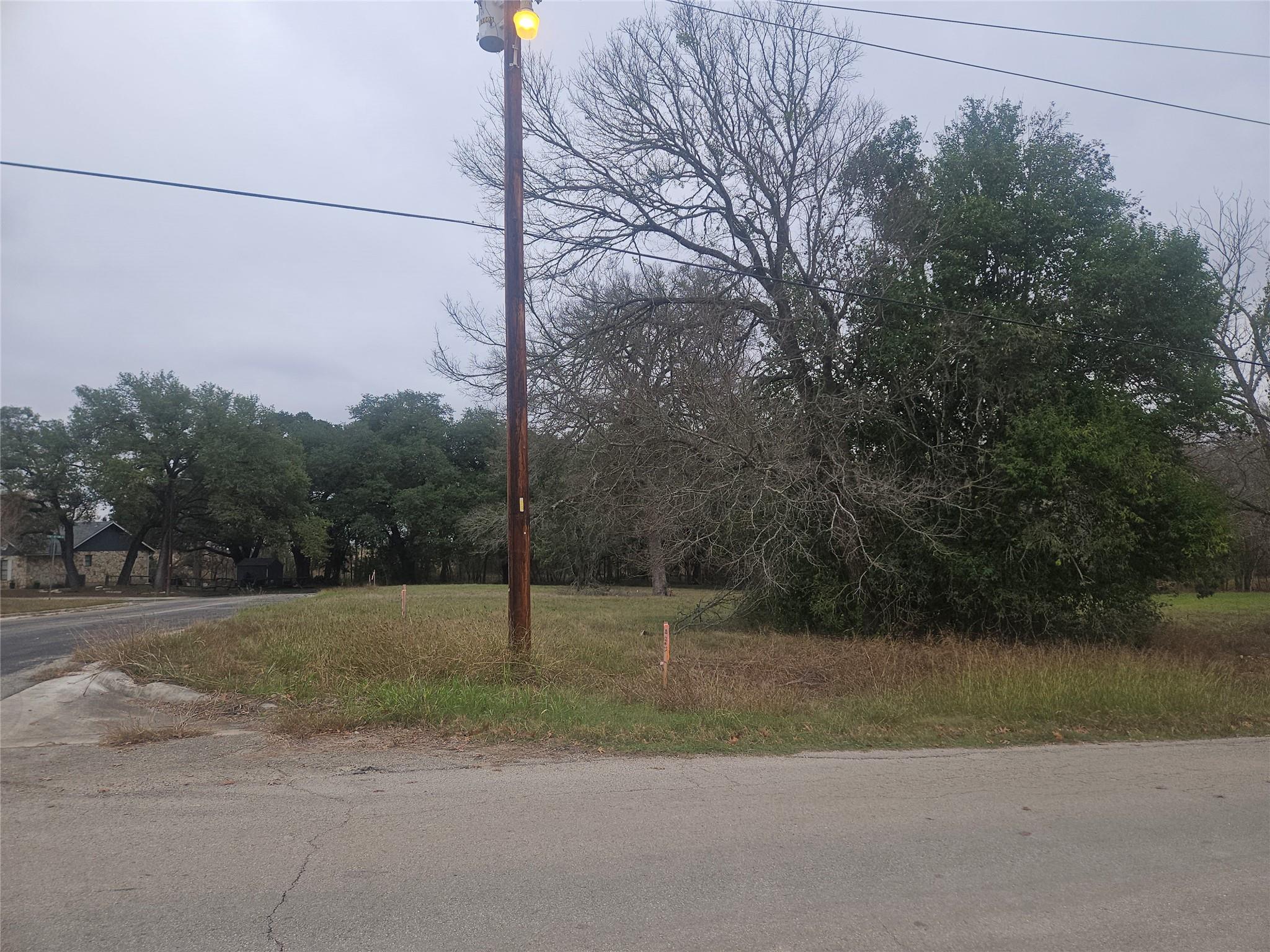 1500 Forest Ln, Lockhart, TX 78644