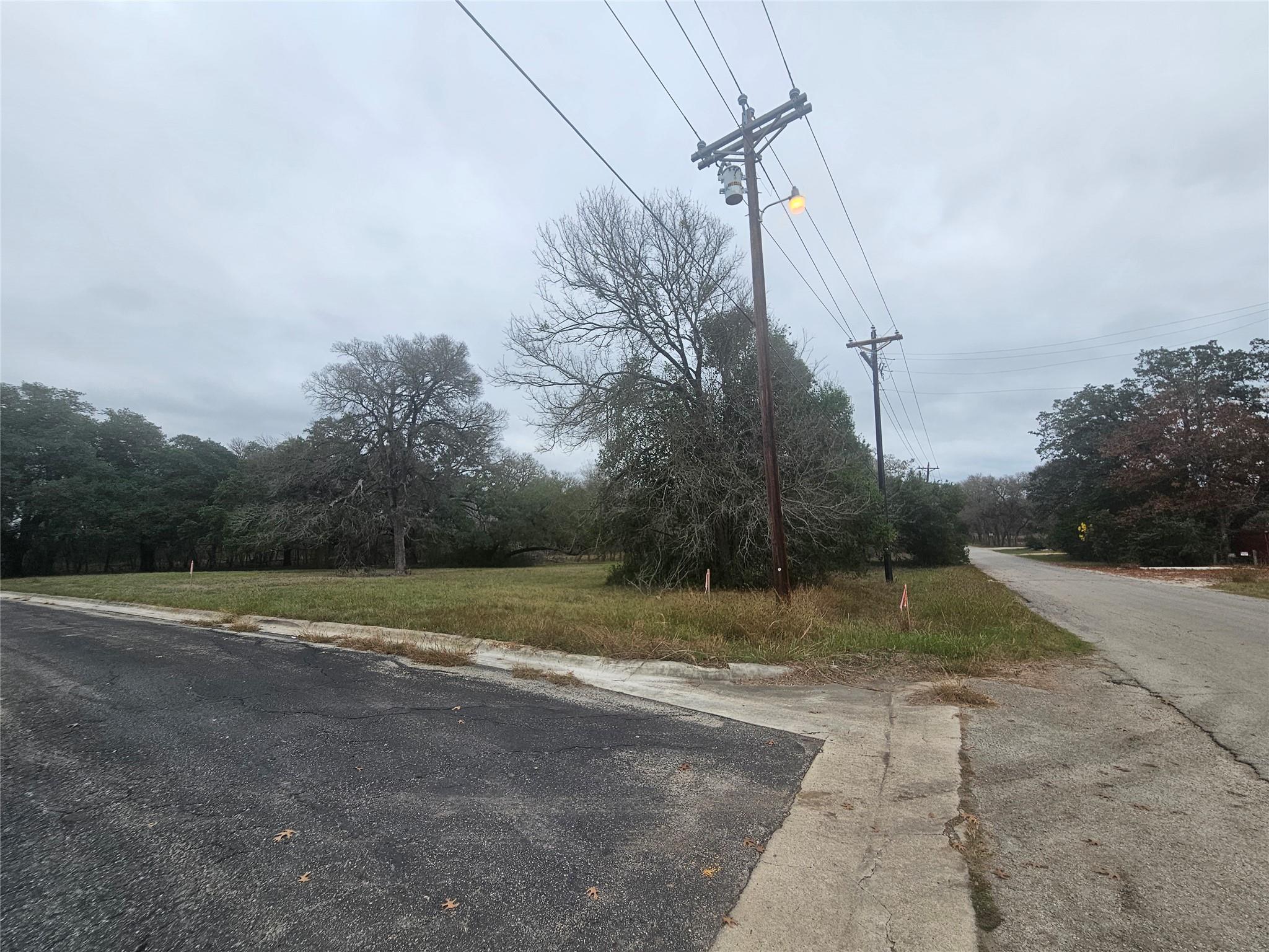 1500 Forest Ln, Lockhart, TX 78644