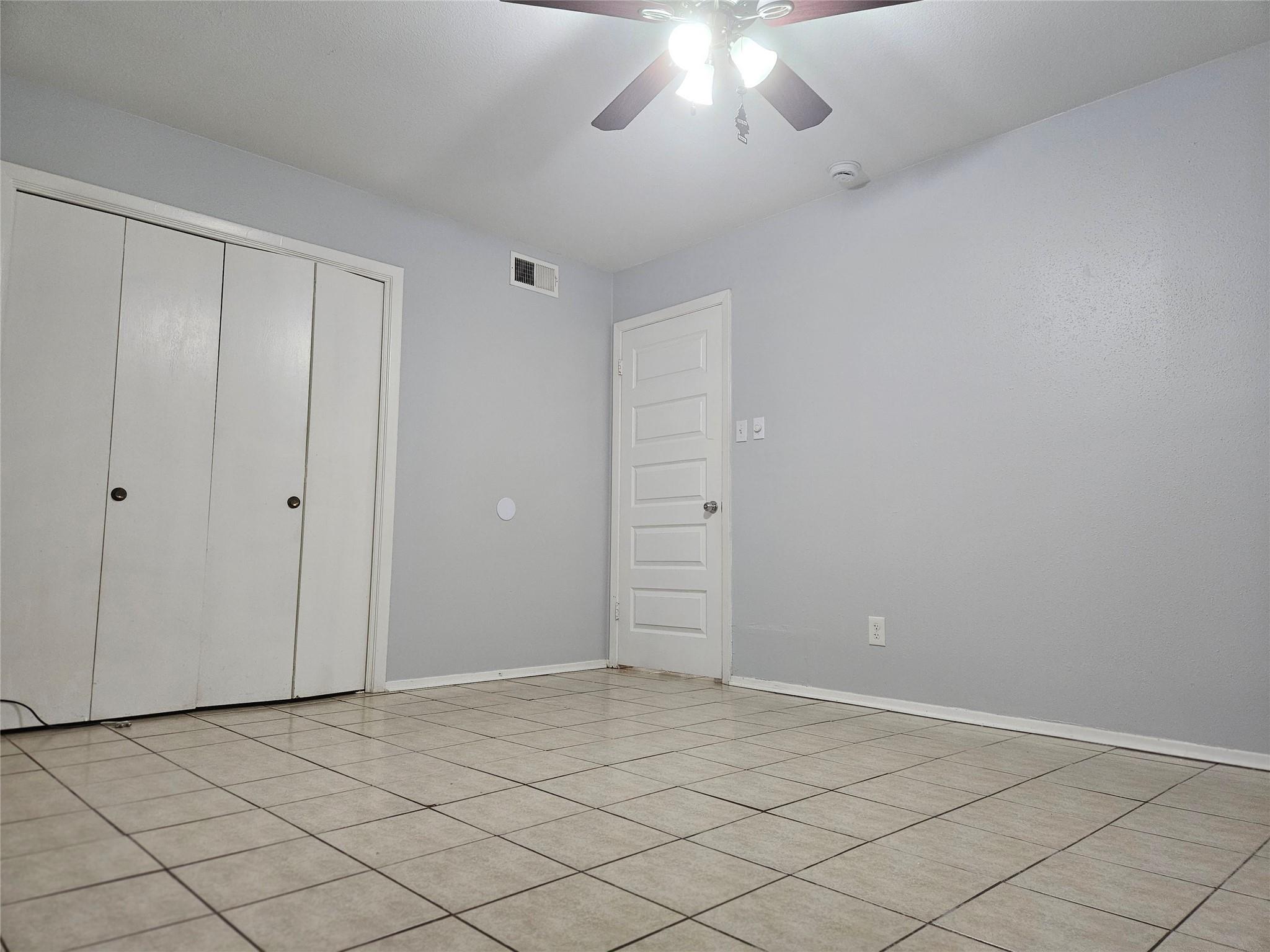 2305 Cottonwood Dr # B, Georgetown, TX 78628