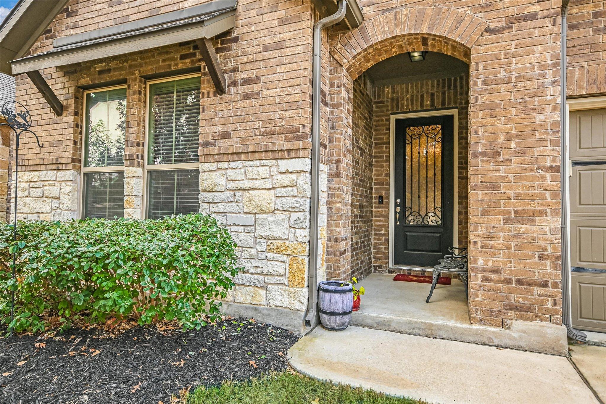 921 Isaias Dr, Leander, TX 78641