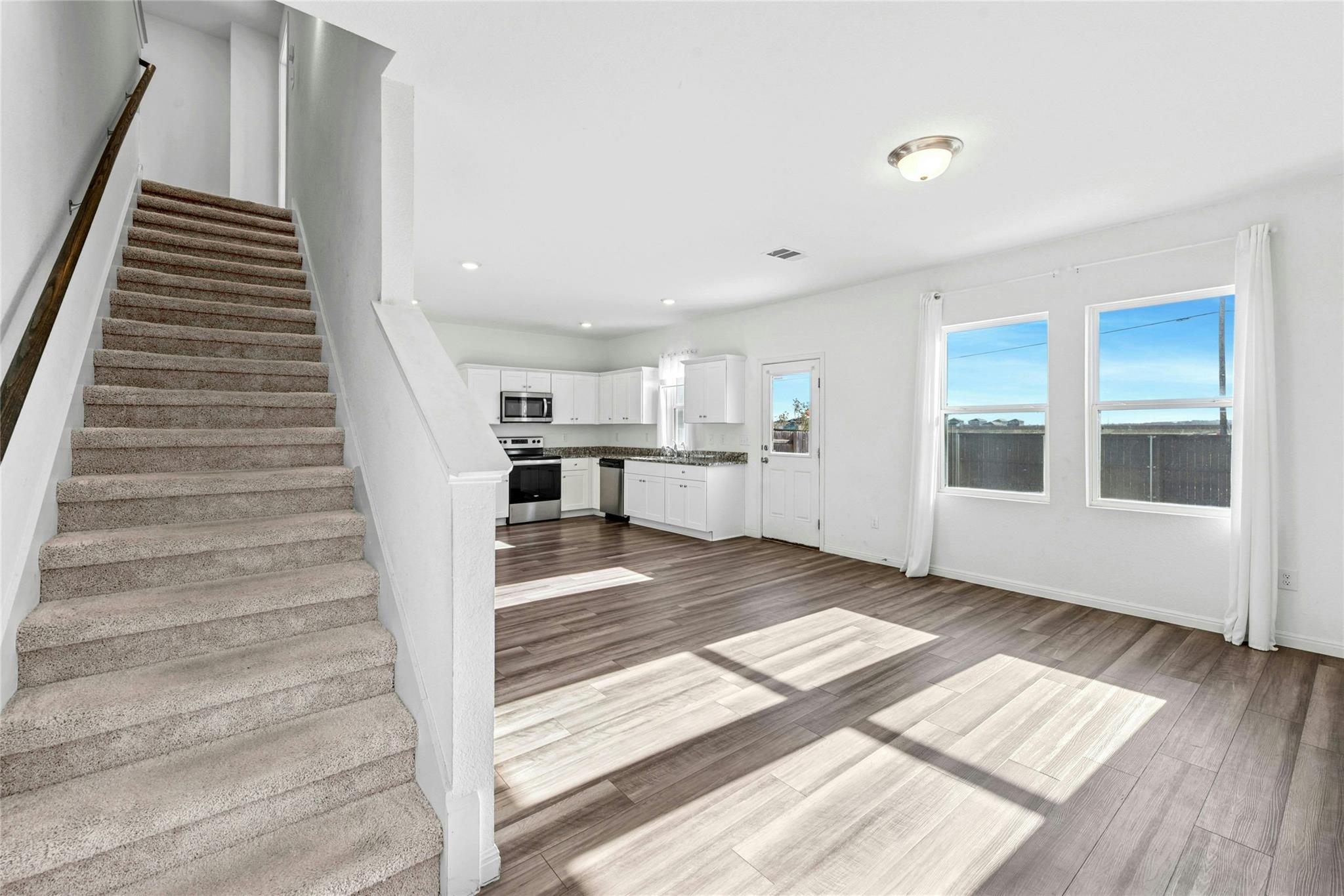 566 Delta Crst, Maxwell, TX 78656