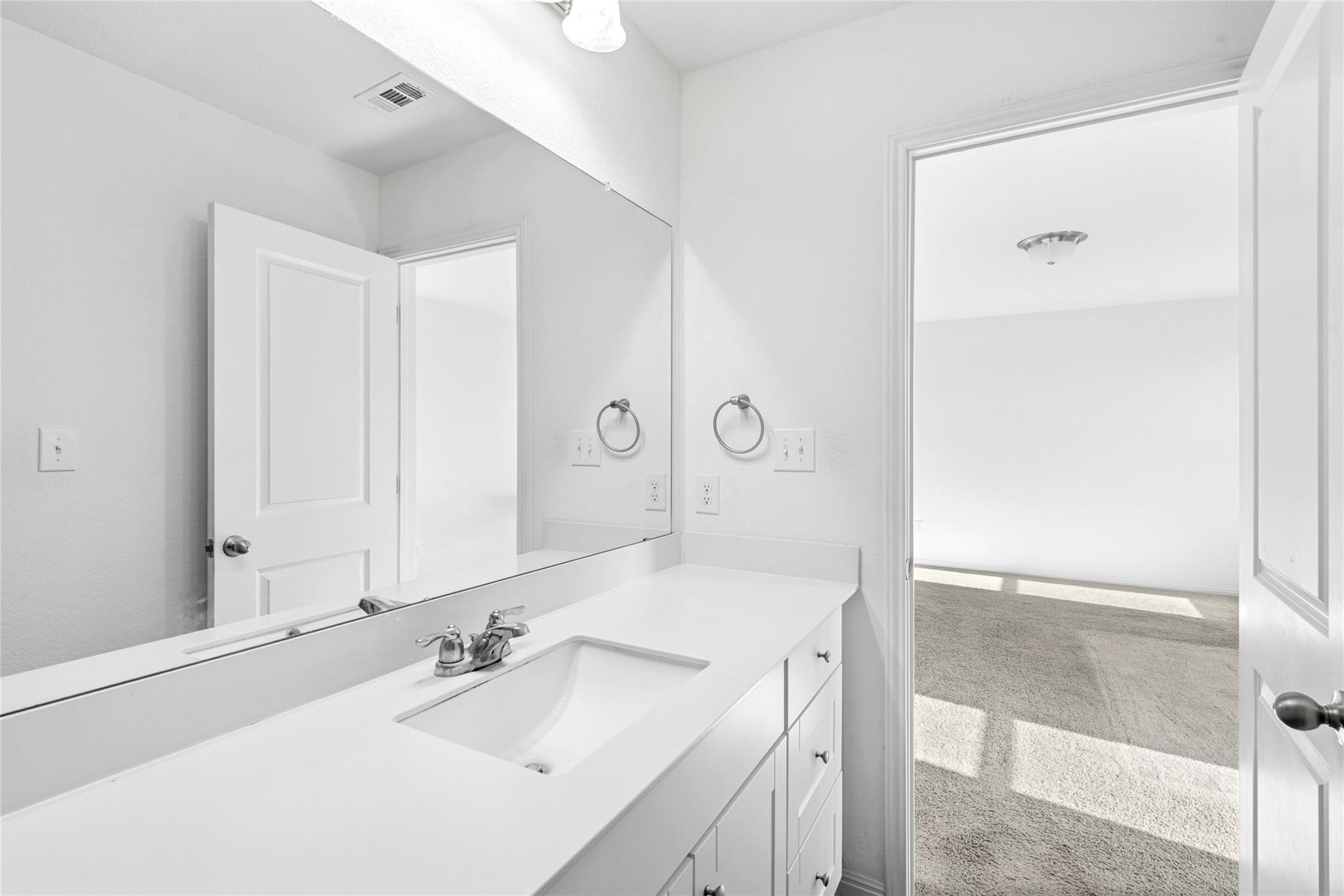 566 Delta Crst, Maxwell, TX 78656