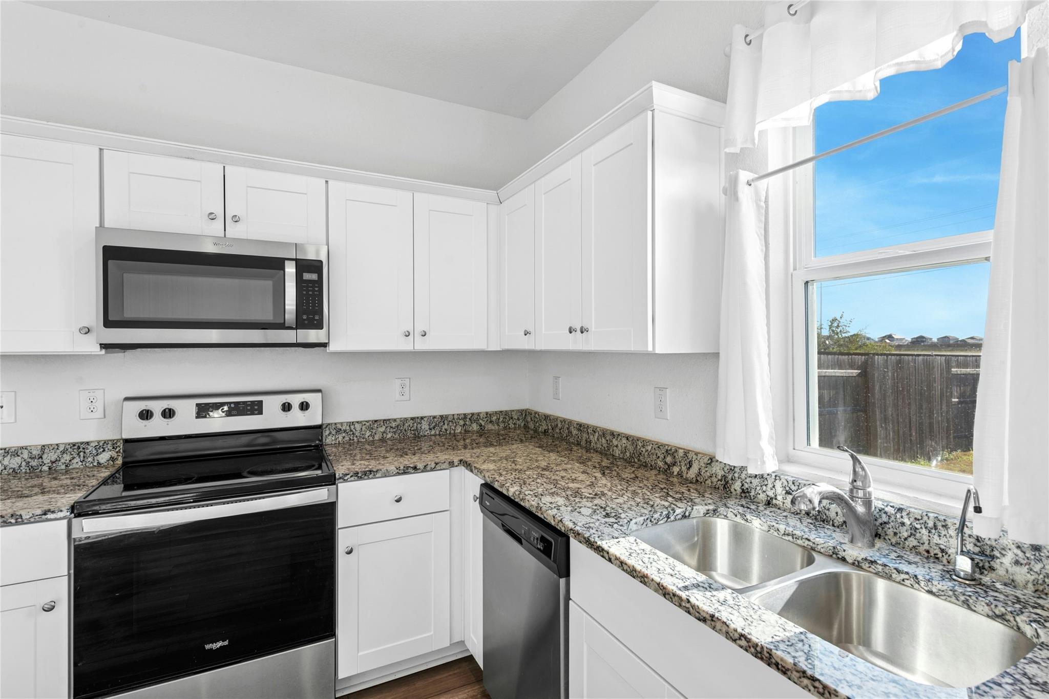 566 Delta Crst, Maxwell, TX 78656