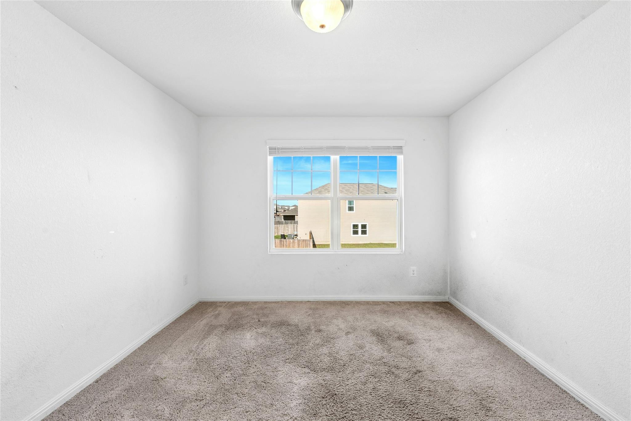 566 Delta Crst, Maxwell, TX 78656