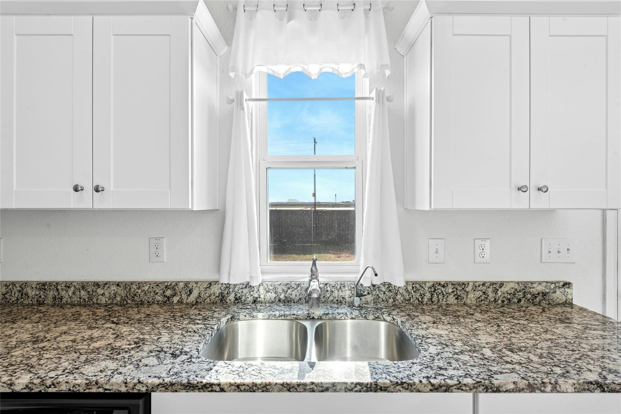 566 Delta Crst, Maxwell, TX 78656