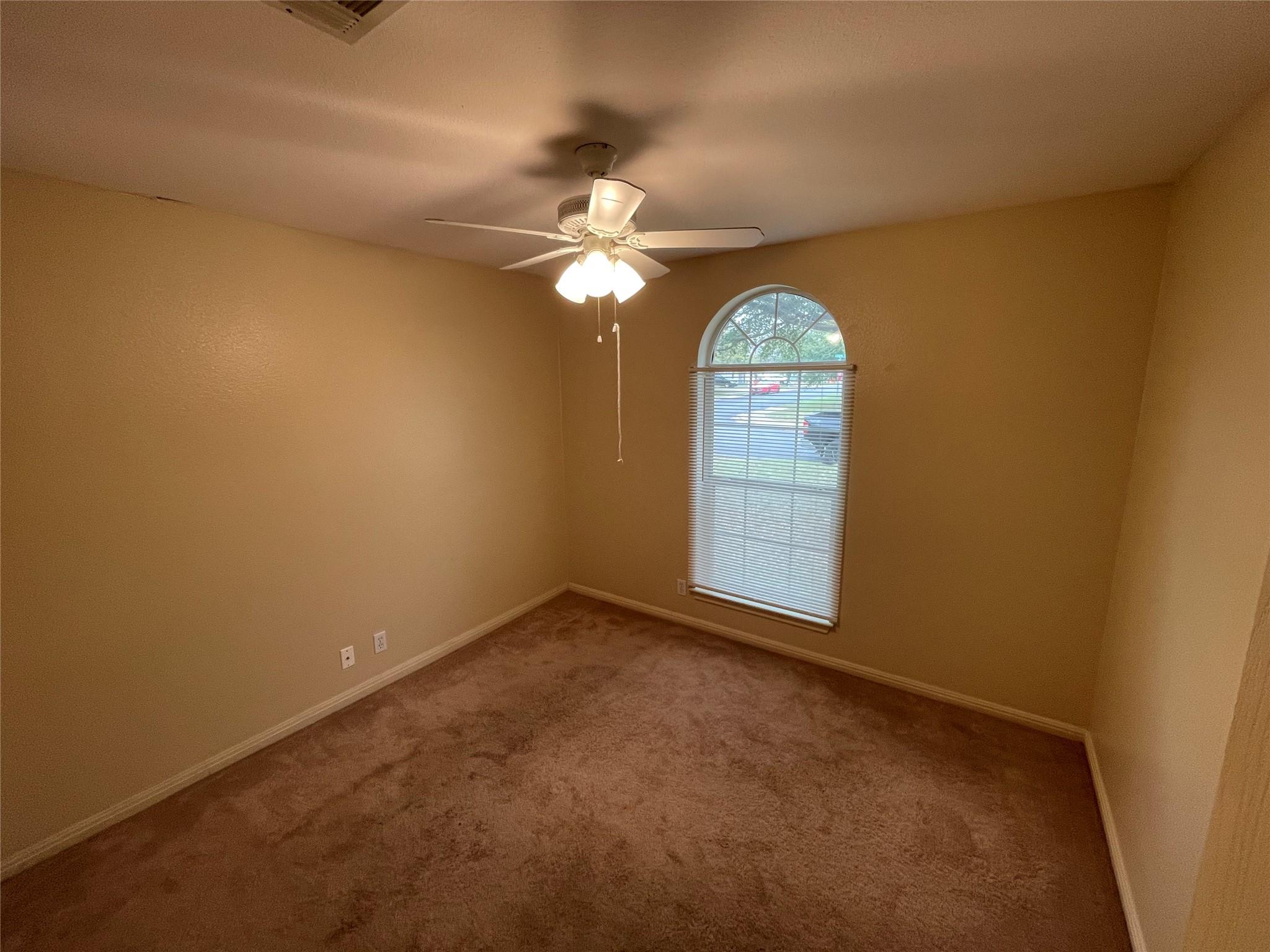 602 Losoya Ct, Hutto, TX 78634