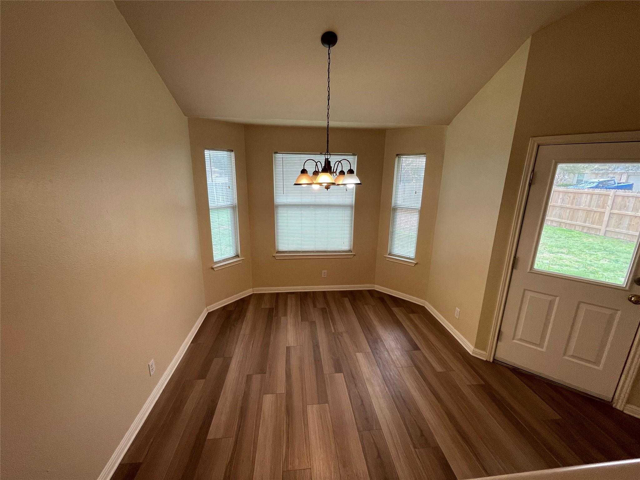 602 Losoya Ct, Hutto, TX 78634