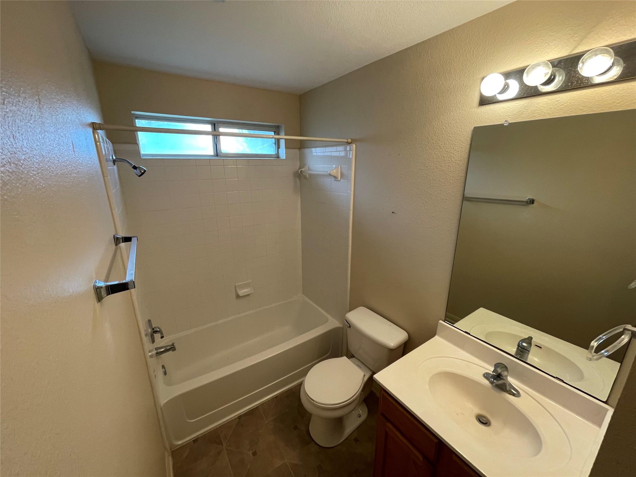 602 Losoya Ct, Hutto, TX 78634