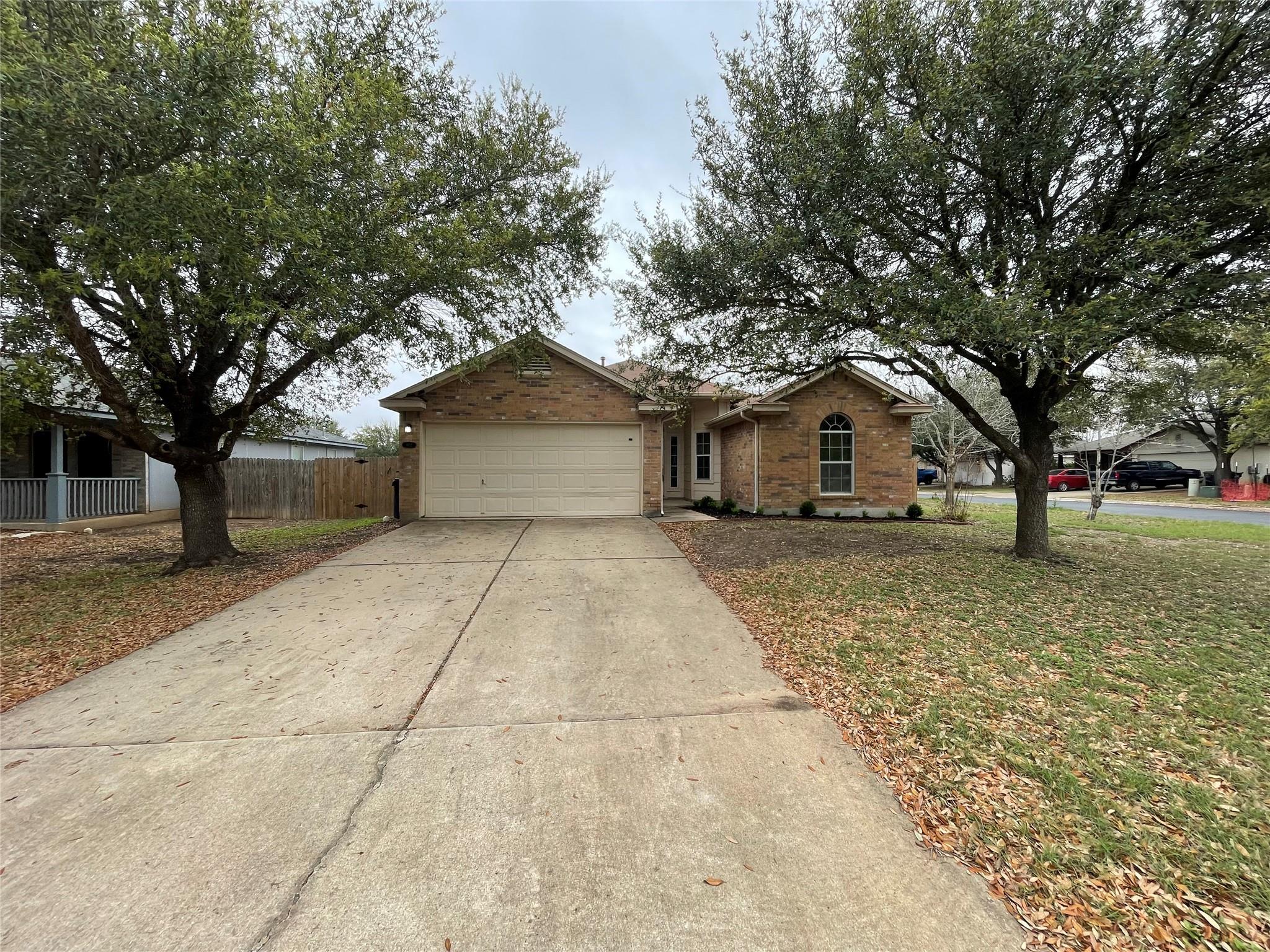 602 Losoya Ct, Hutto, TX 78634