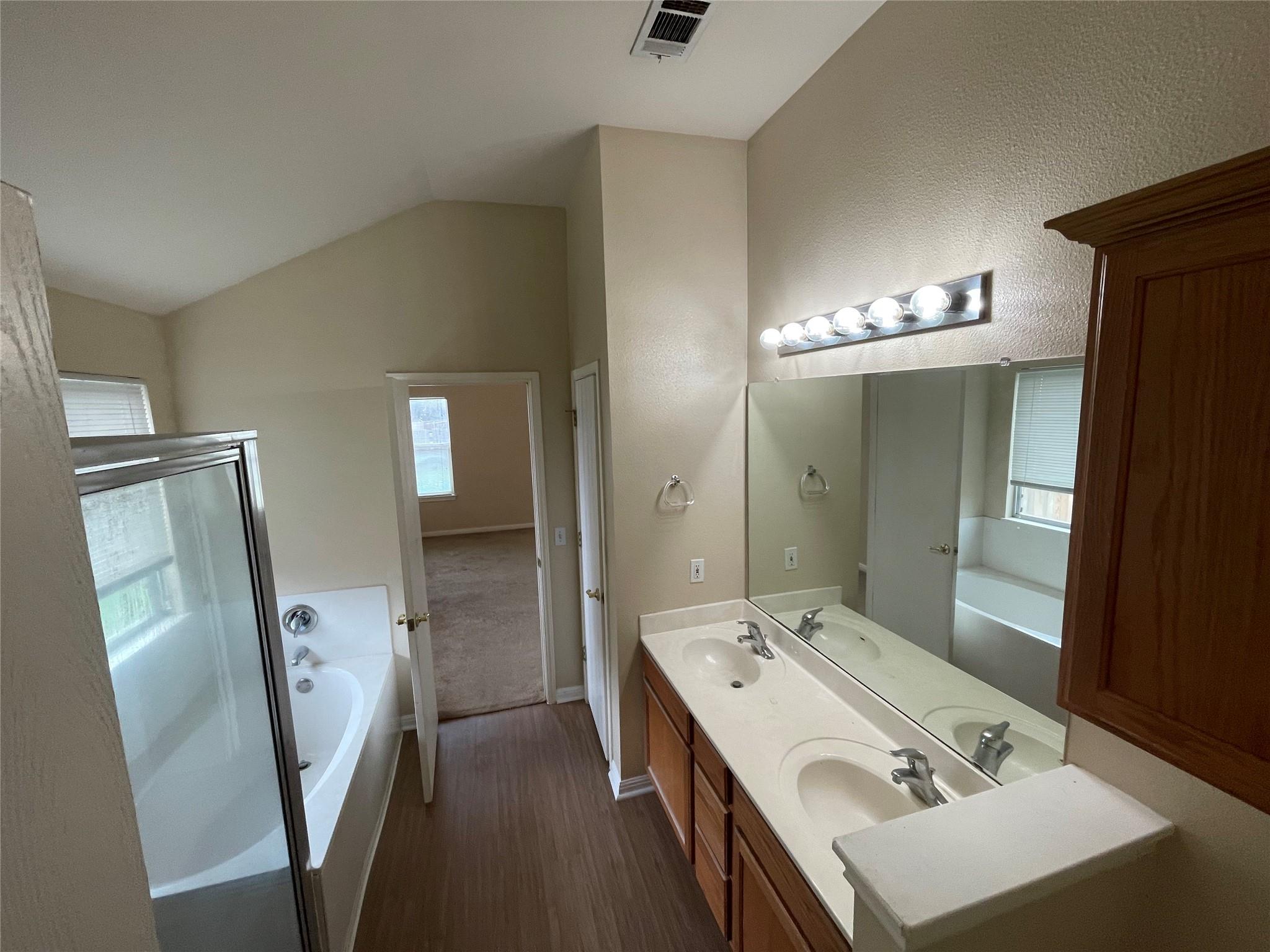 602 Losoya Ct, Hutto, TX 78634