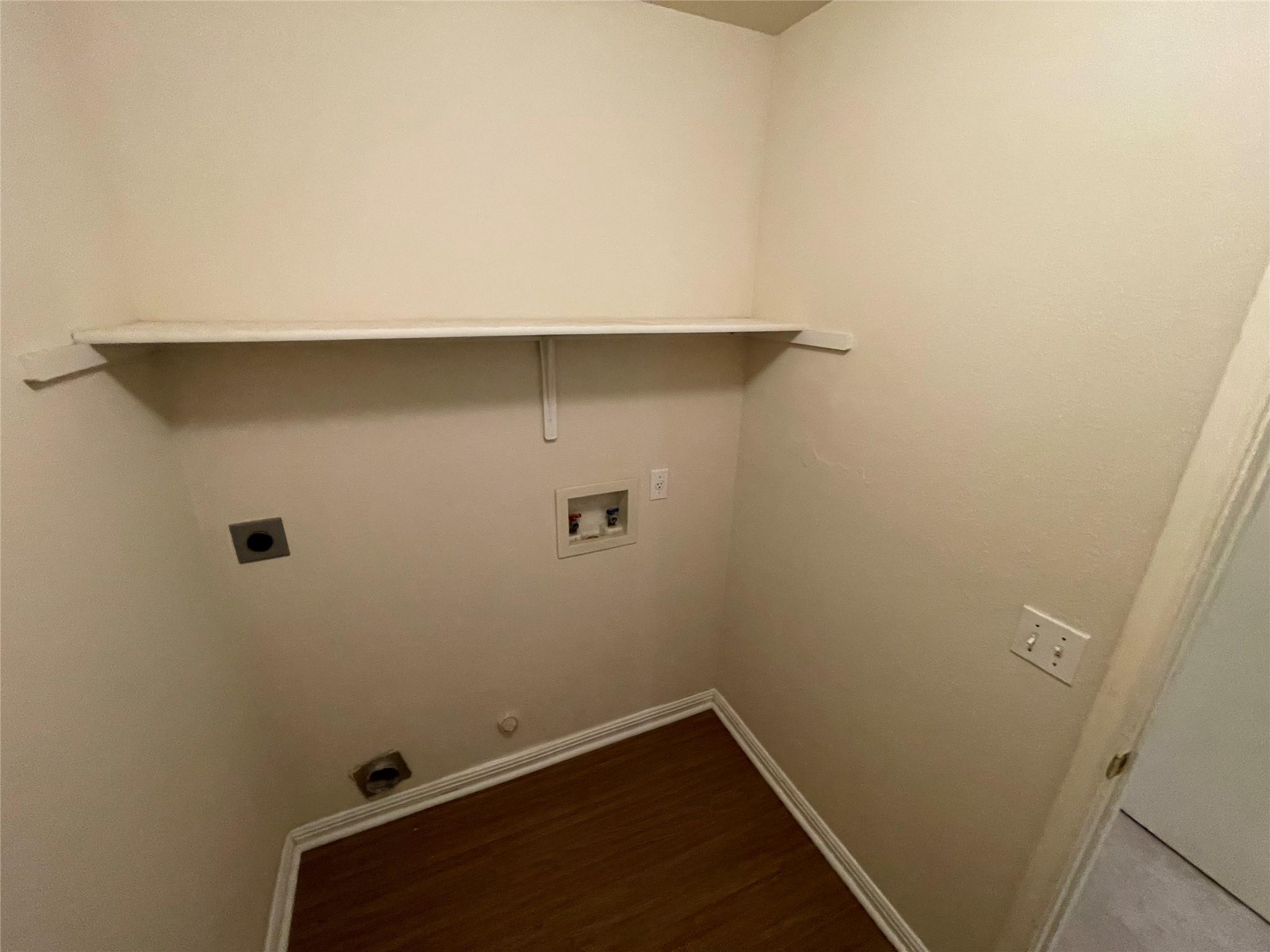 602 Losoya Ct, Hutto, TX 78634