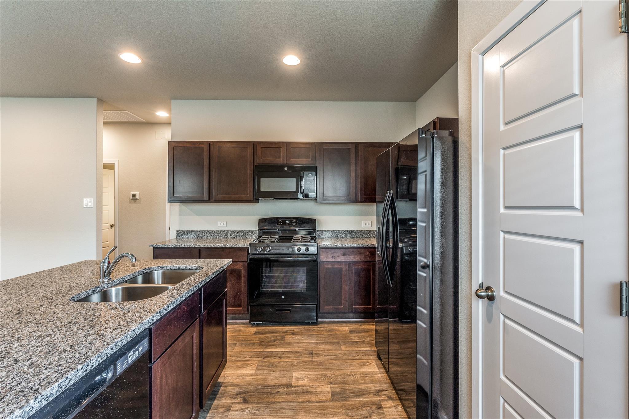 140 Thunder Oak St, San Marcos, TX 78666