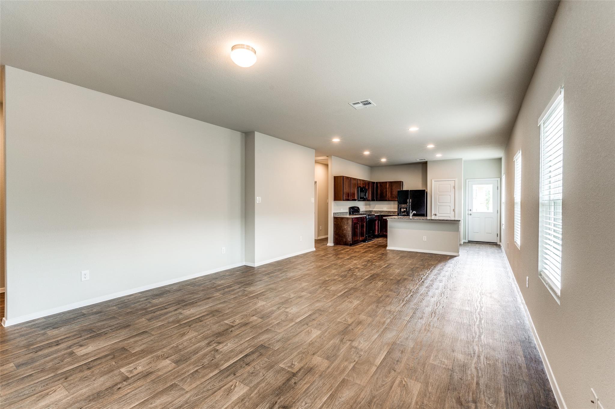 140 Thunder Oak St, San Marcos, TX 78666