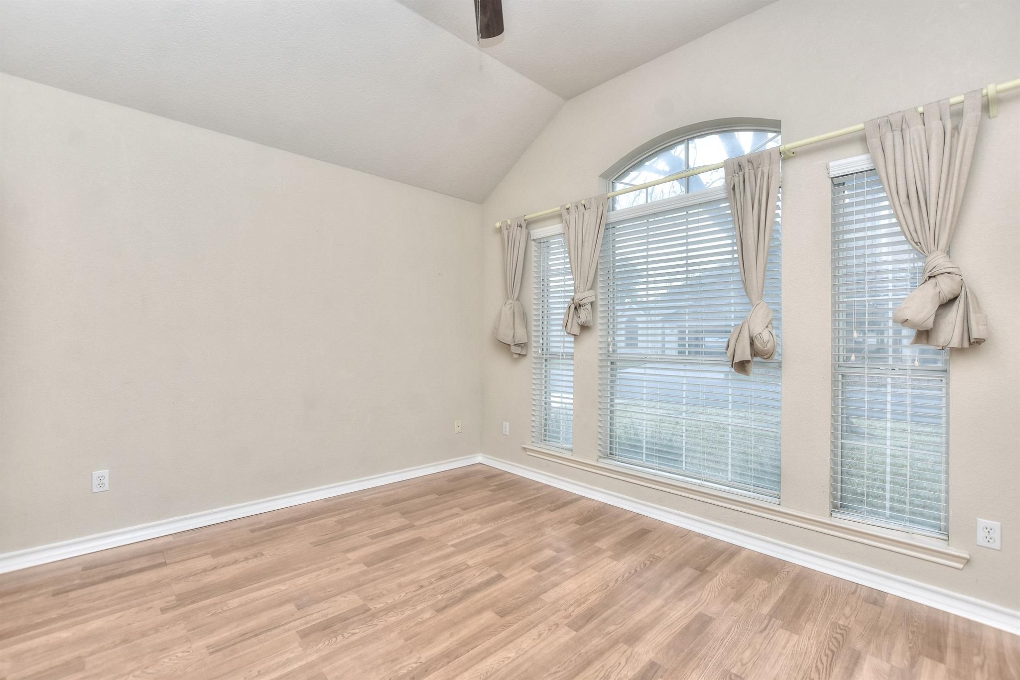 210 Village Dr, Georgetown, TX 78628