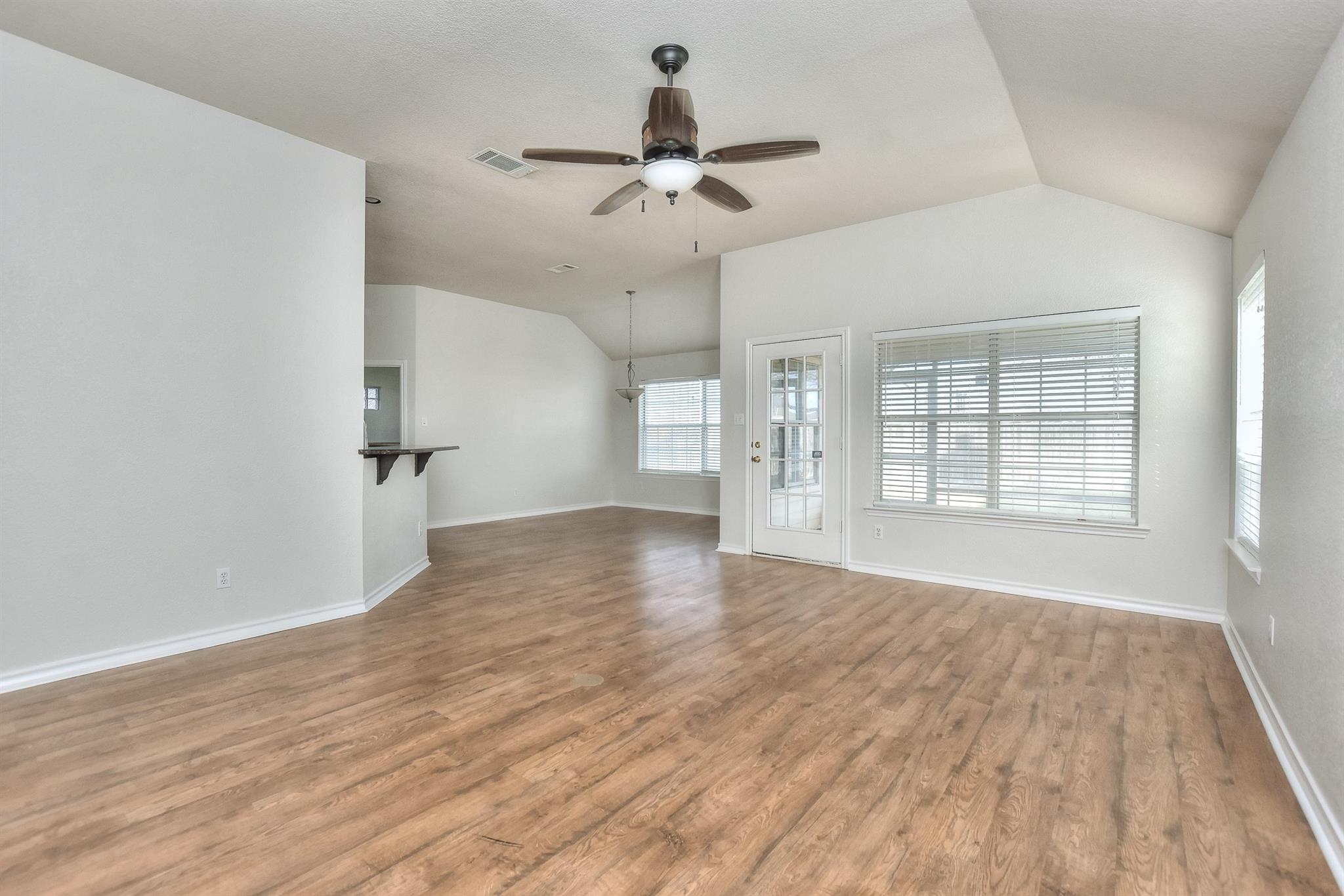 210 Village Dr, Georgetown, TX 78628