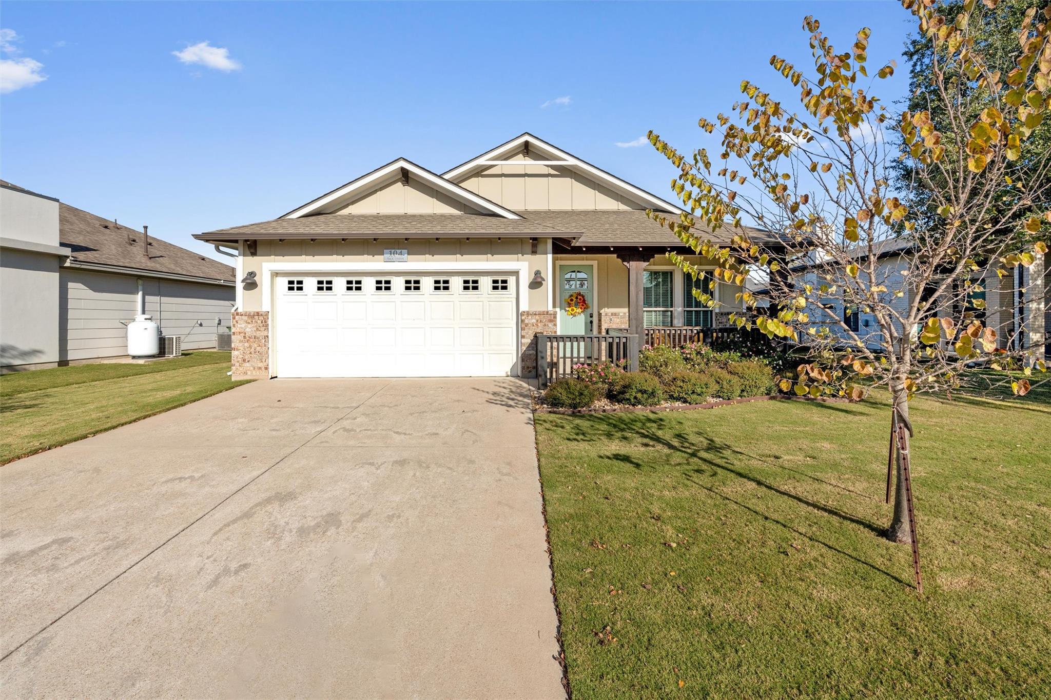 104 Dax Dr, Liberty Hill, TX 78642