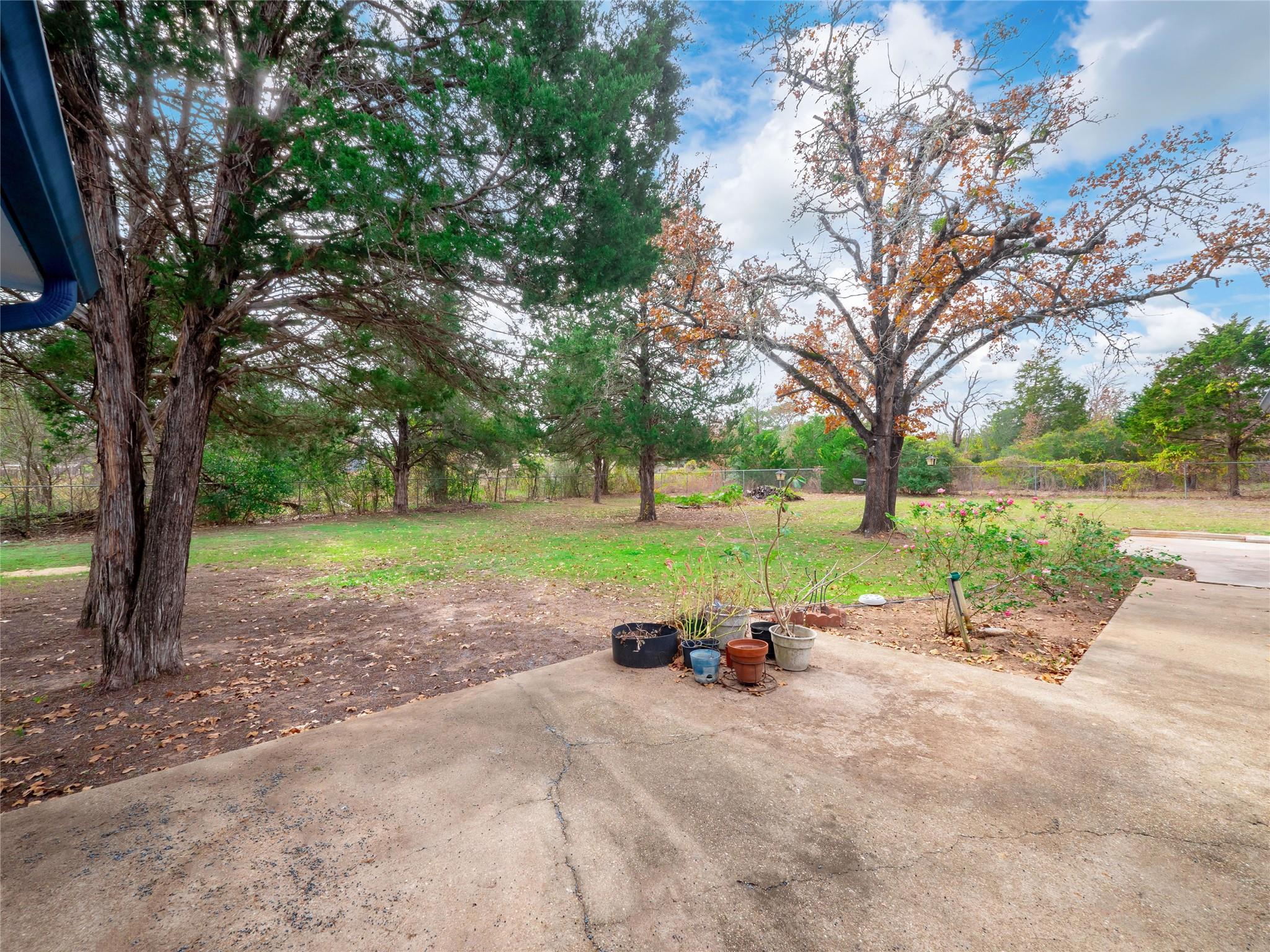 137 Blanket Flower Dr, Bastrop, TX 78602