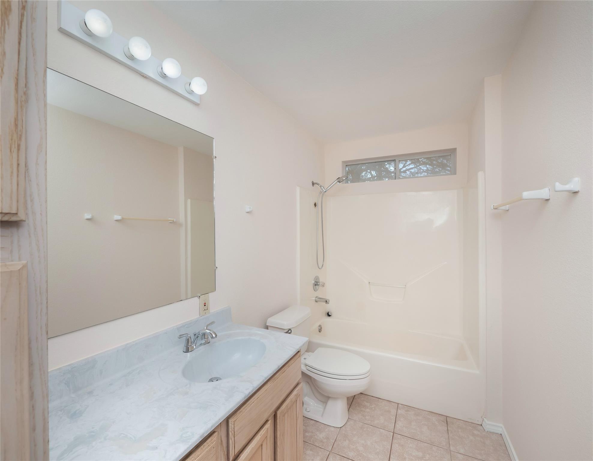 137 Blanket Flower Dr, Bastrop, TX 78602