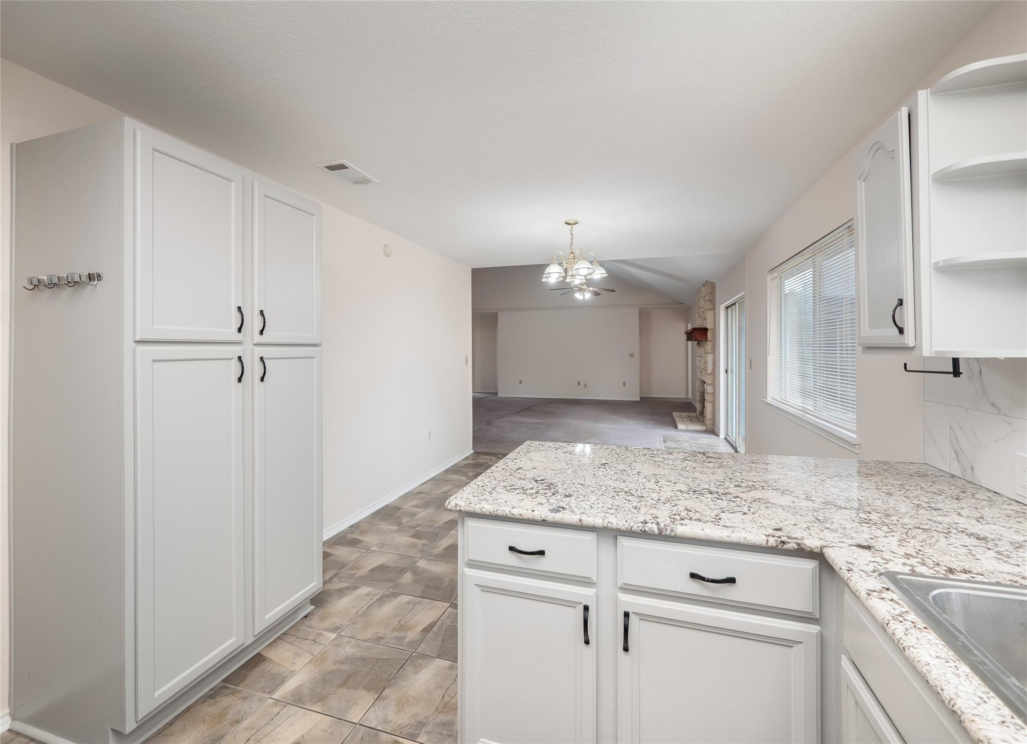 137 Blanket Flower Dr, Bastrop, TX 78602