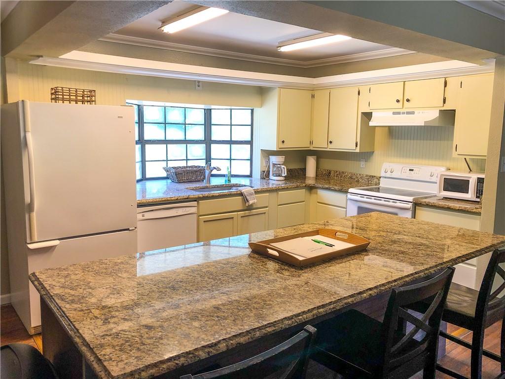 329 Riverwood Dr, Bastrop, TX 78602