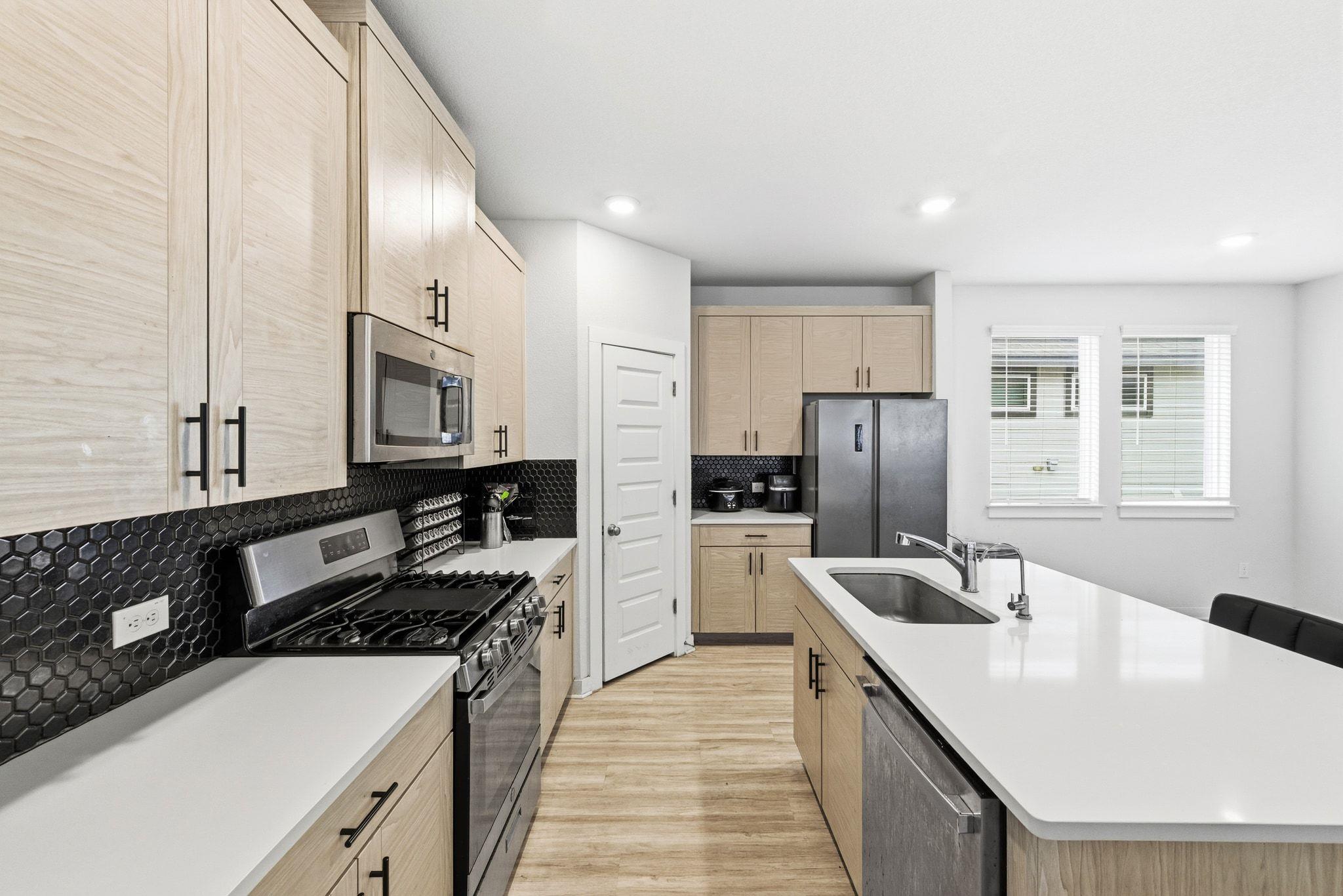 241 Banff Dr, Kyle, TX 78640