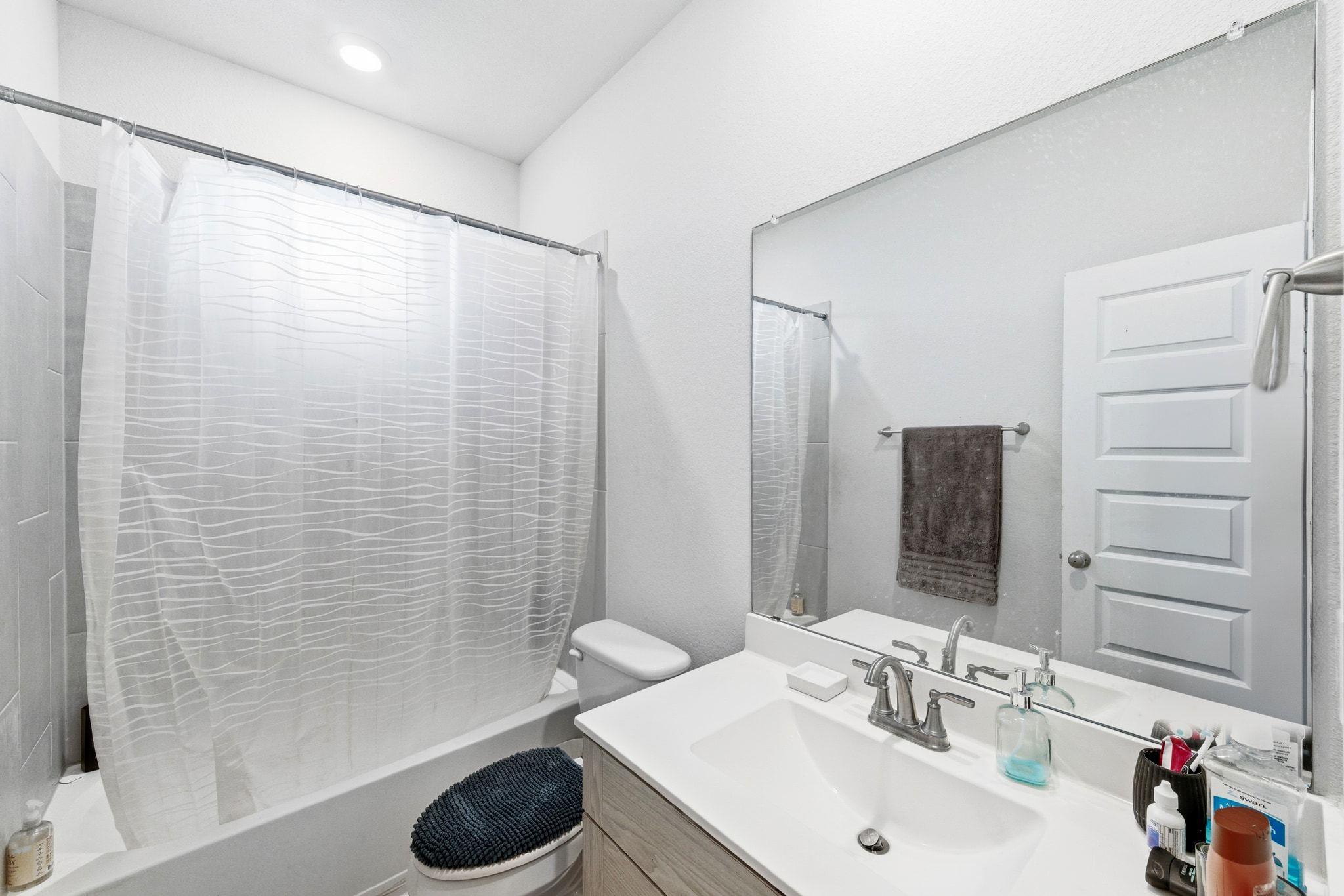 241 Banff Dr, Kyle, TX 78640