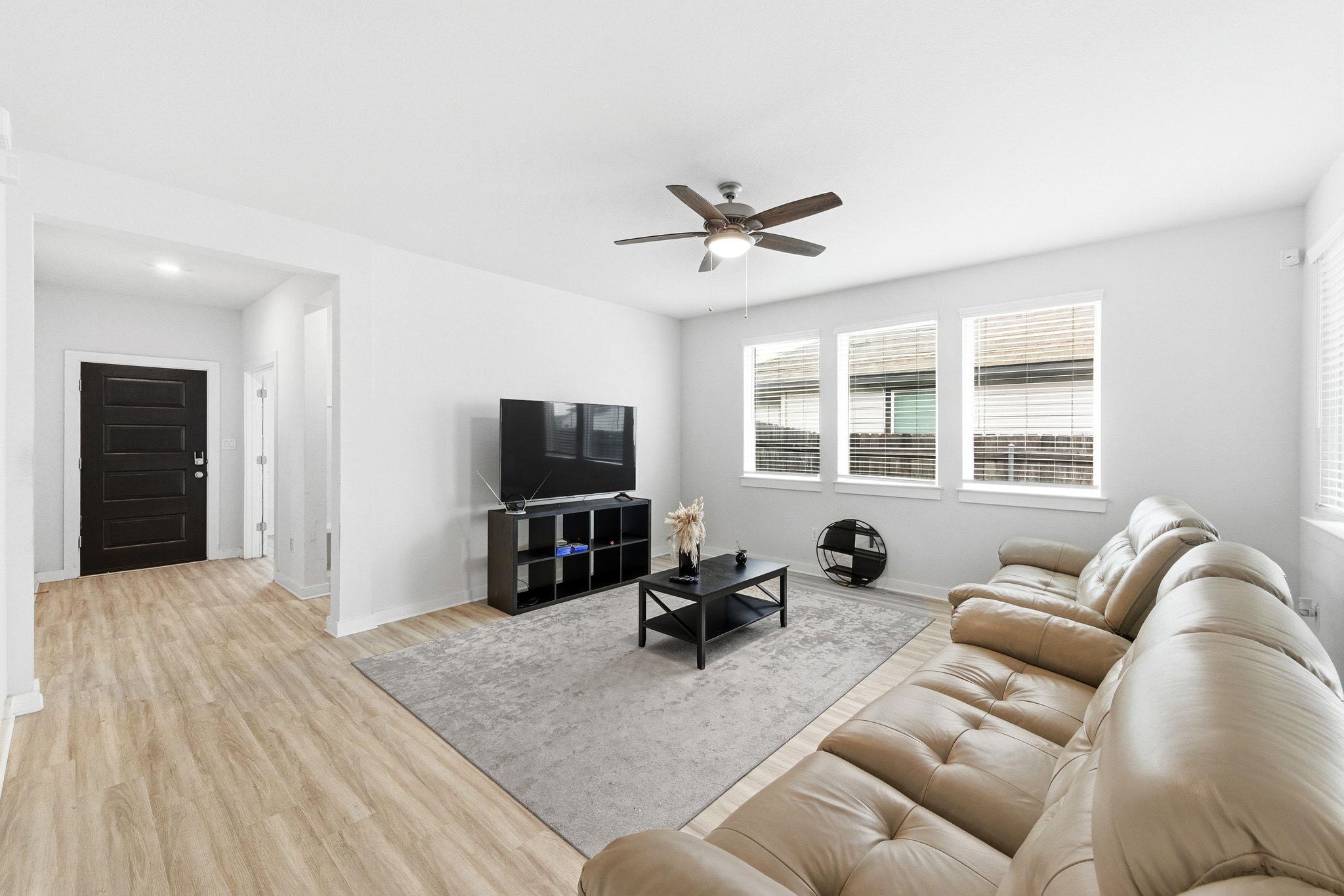 241 Banff Dr, Kyle, TX 78640