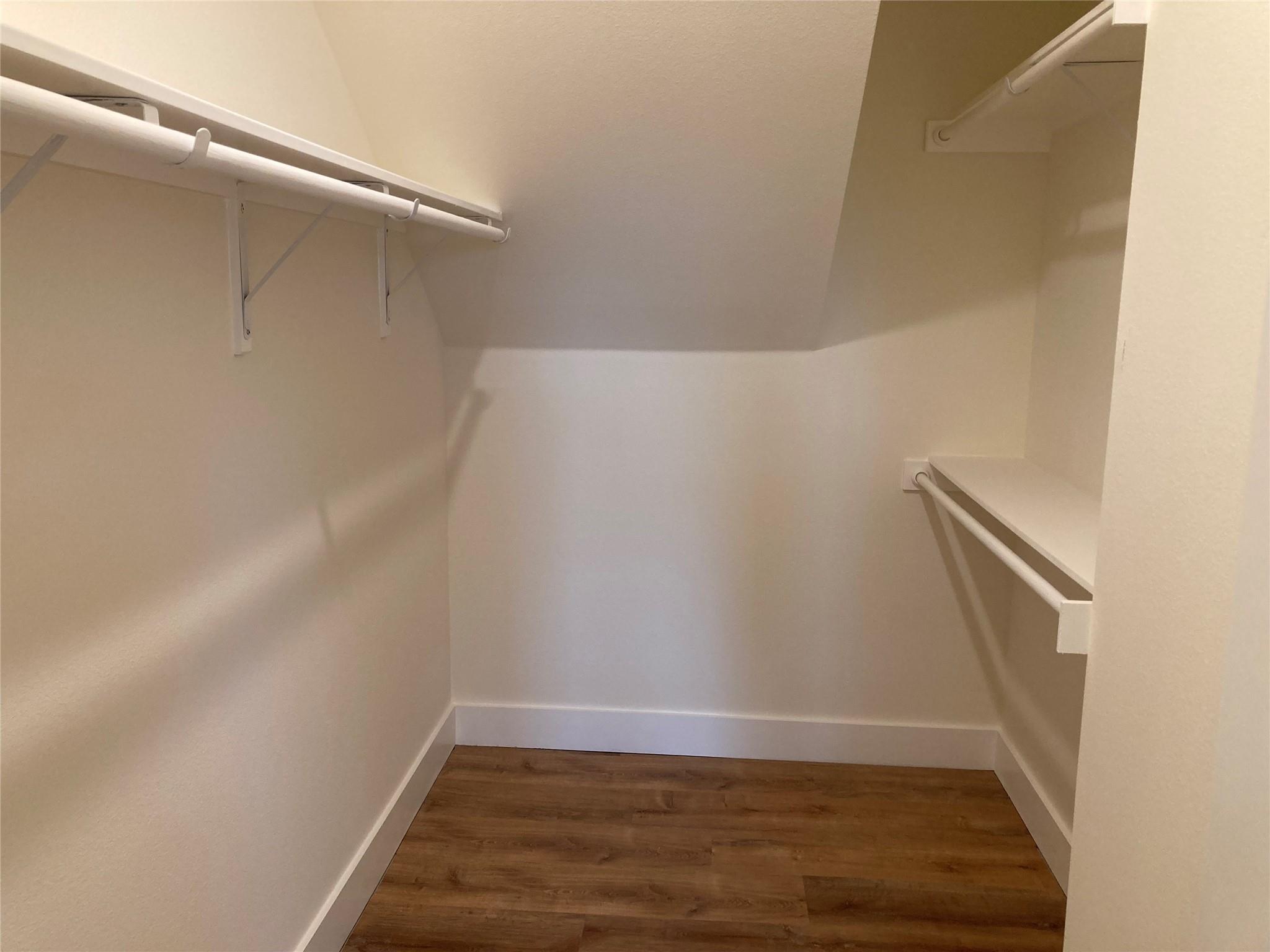 18716 W Lakeview Dr, Jonestown, TX 78645