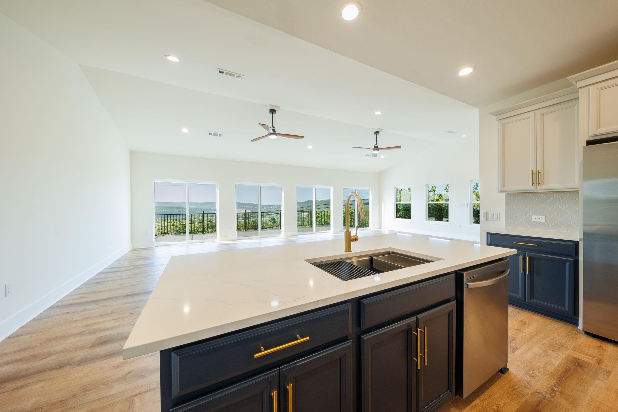 18716 W Lakeview Dr, Jonestown, TX 78645