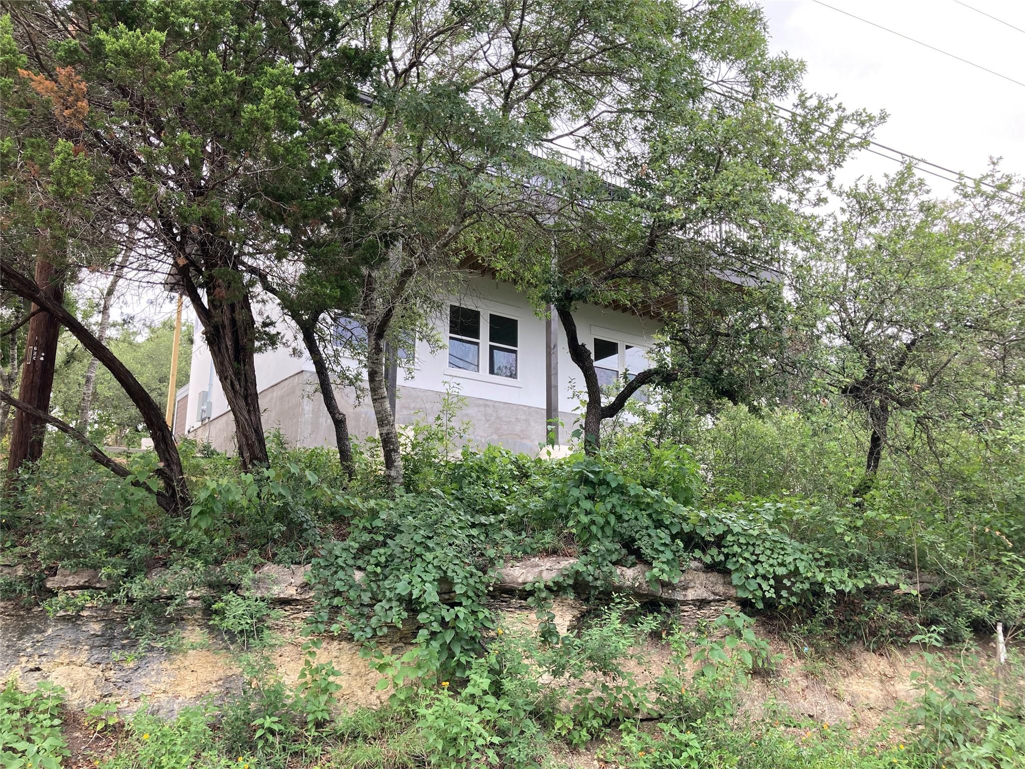 18716 W Lakeview Dr, Jonestown, TX 78645