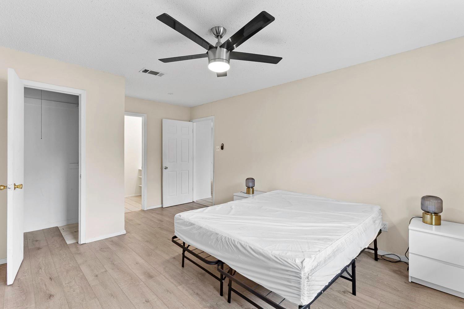 1907 W Loop, Austin, TX 78758