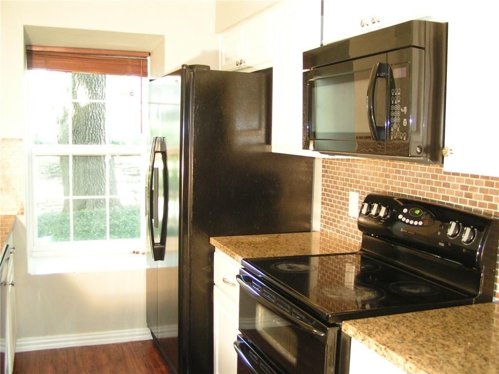 6627 Valleyside Rd, Austin, TX 78731