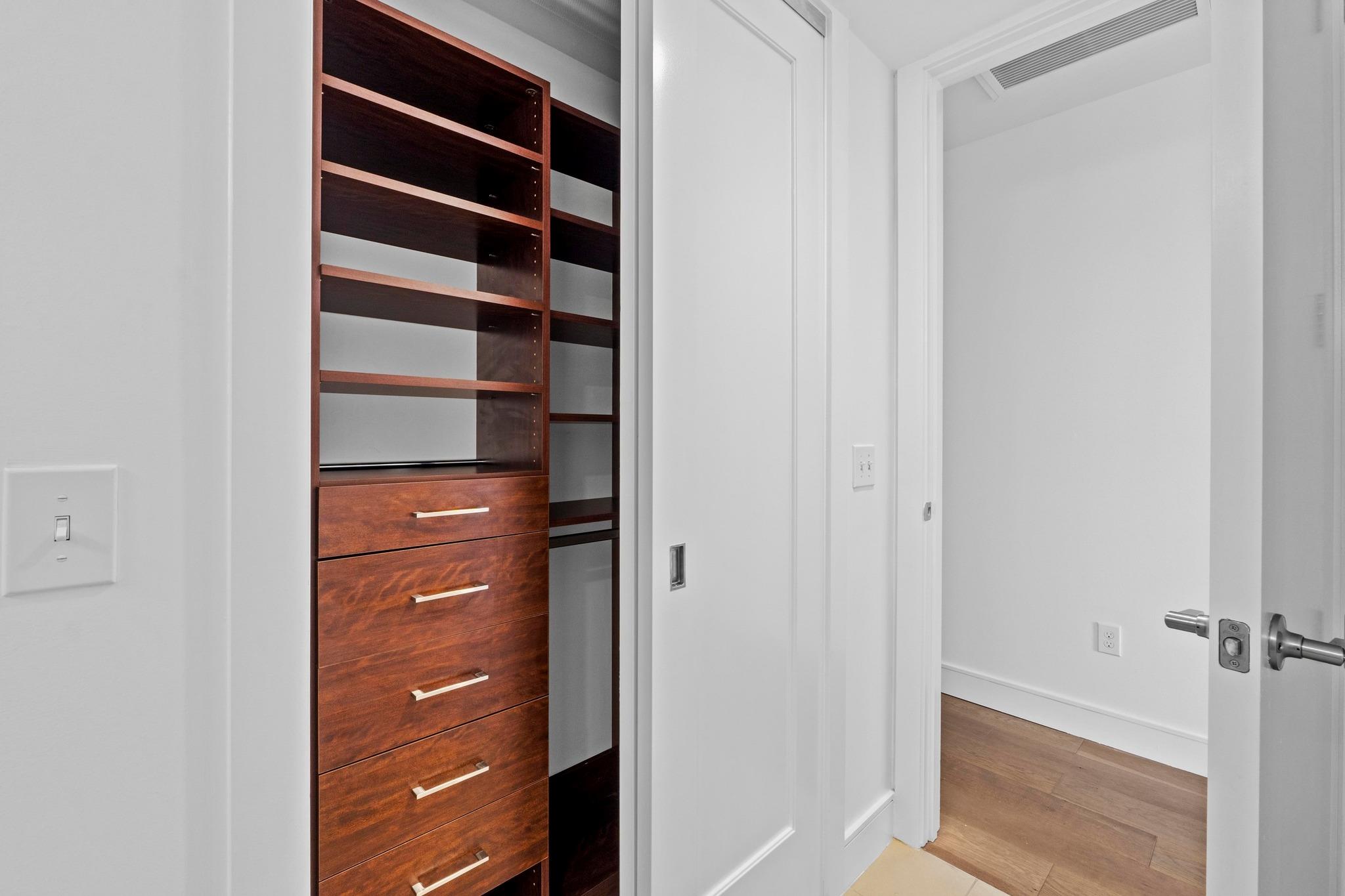 222 WEST Ave # 1710, Austin, TX 78701