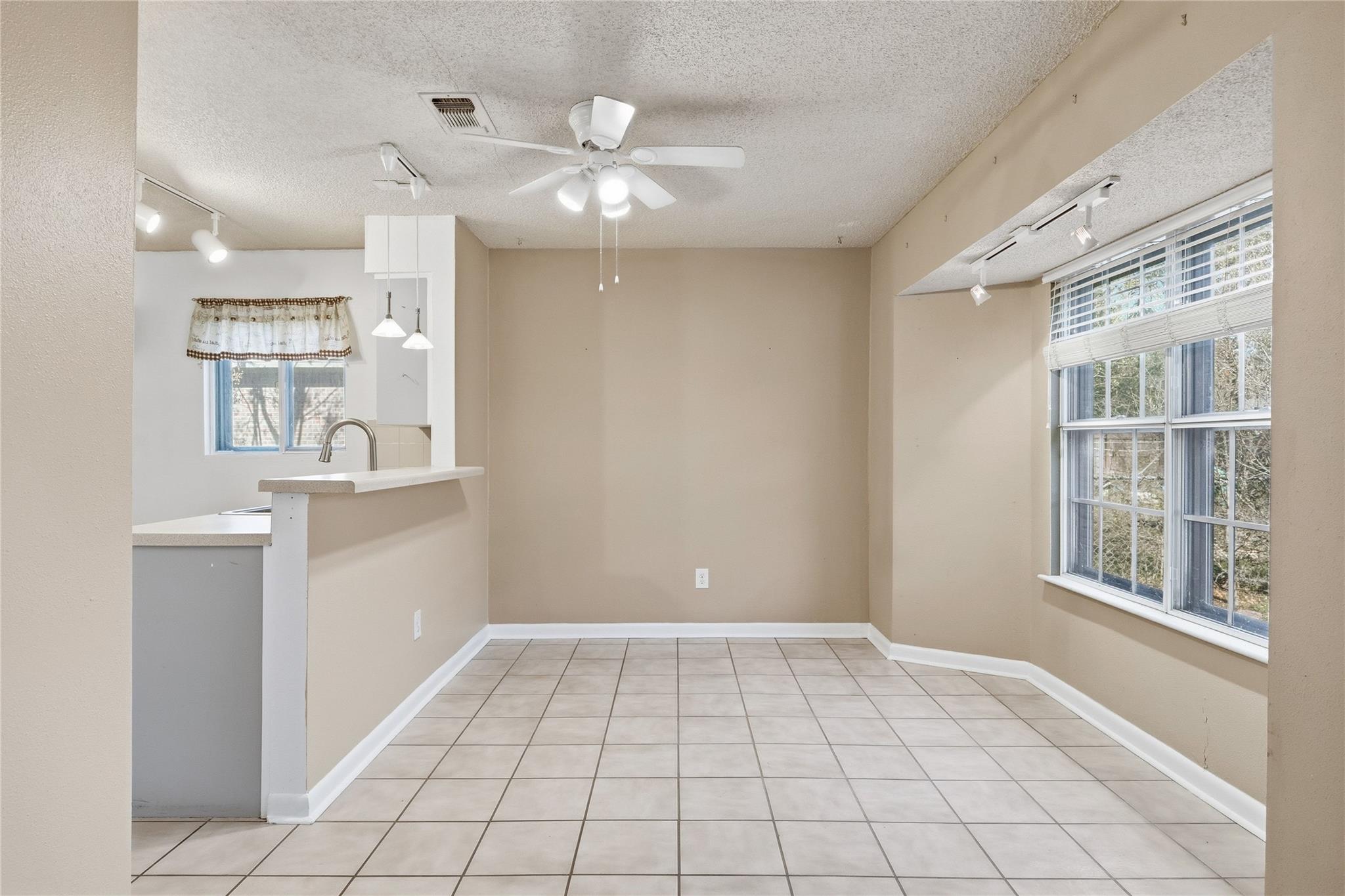 2204 N Celia Dr, Cedar Park, TX 78613