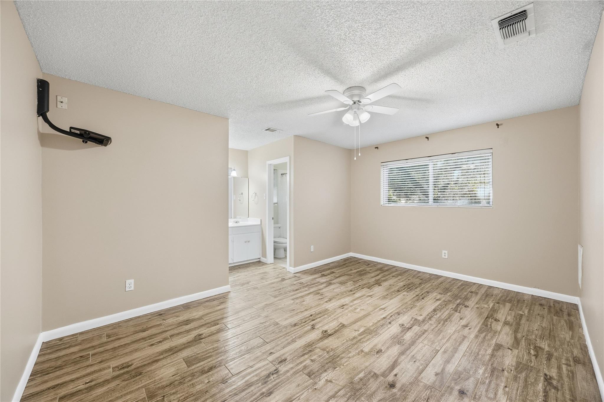 2204 N Celia Dr, Cedar Park, TX 78613