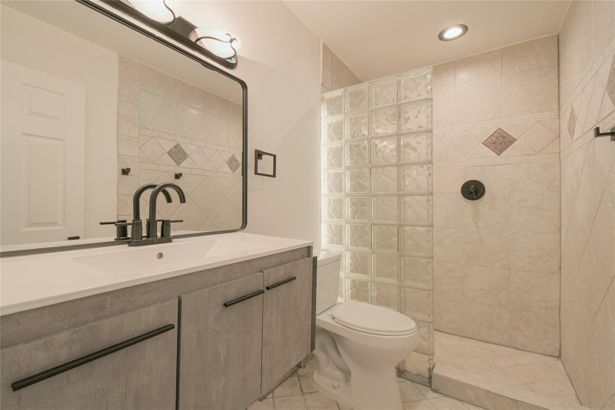 12605 Moss Hollow St, San Antonio, TX 78233