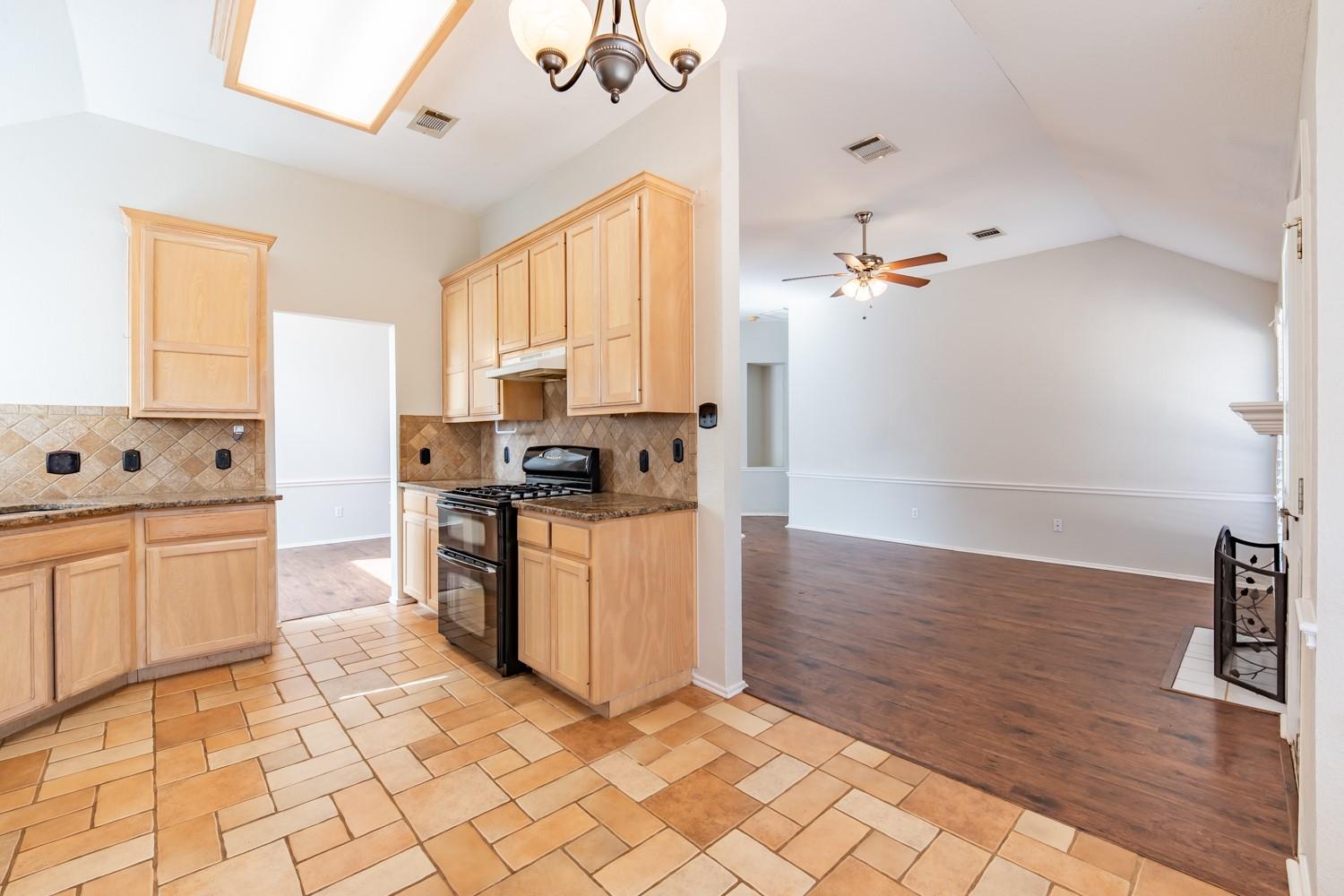 304 Mesa Verde St, Cedar Park, TX 78613