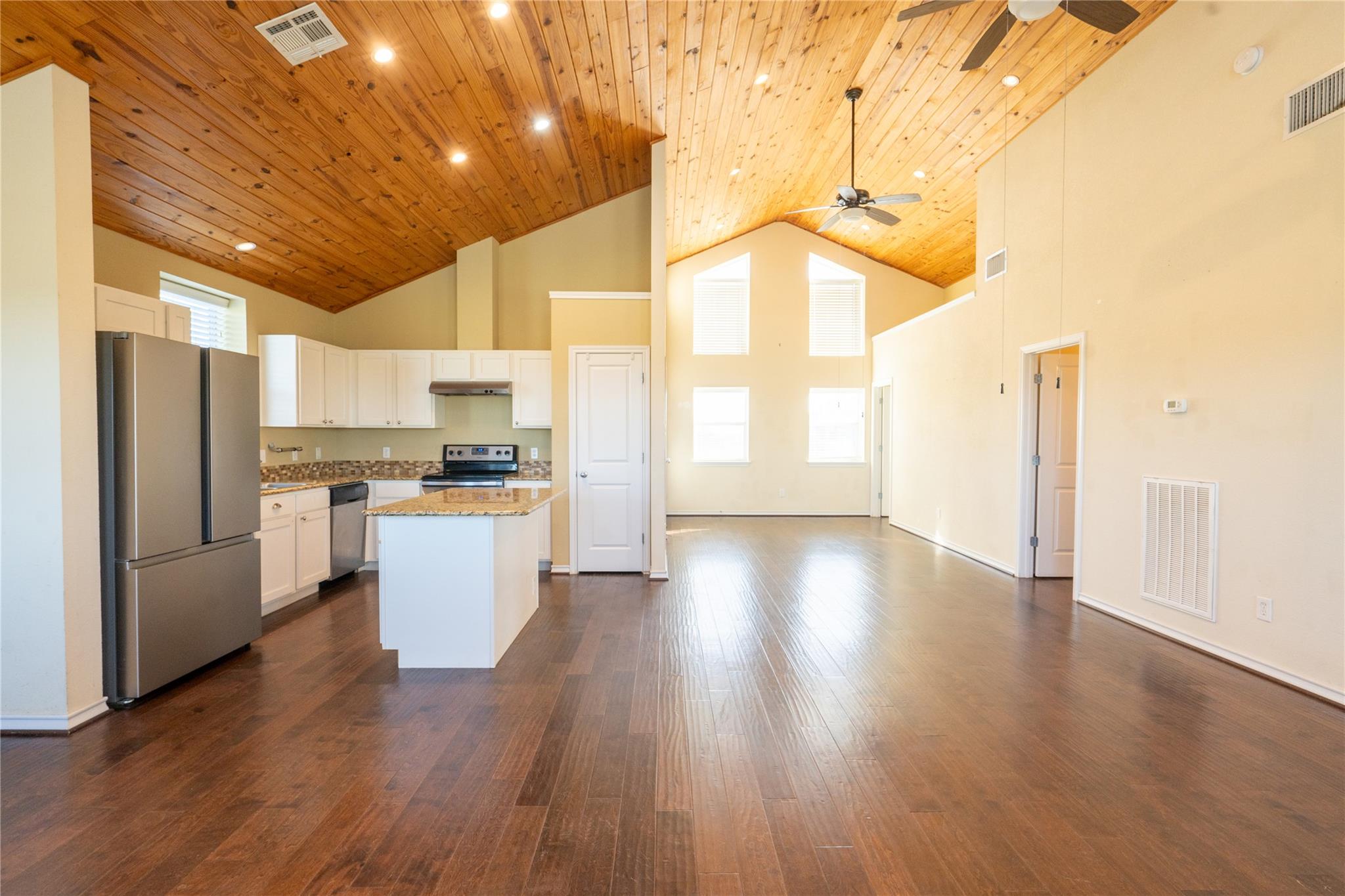 1050 County Road 129 # B, Taylor, TX 76574