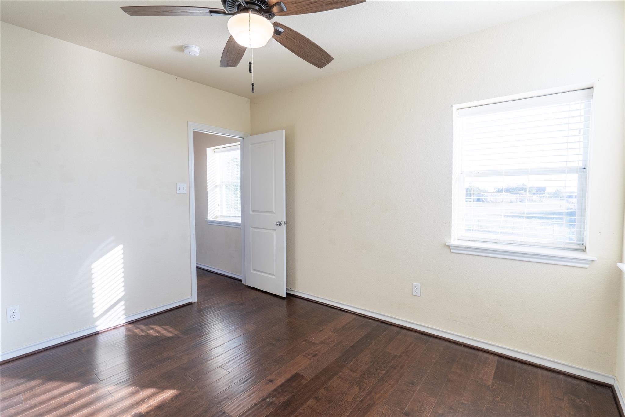 1050 County Road 129 # B, Taylor, TX 76574