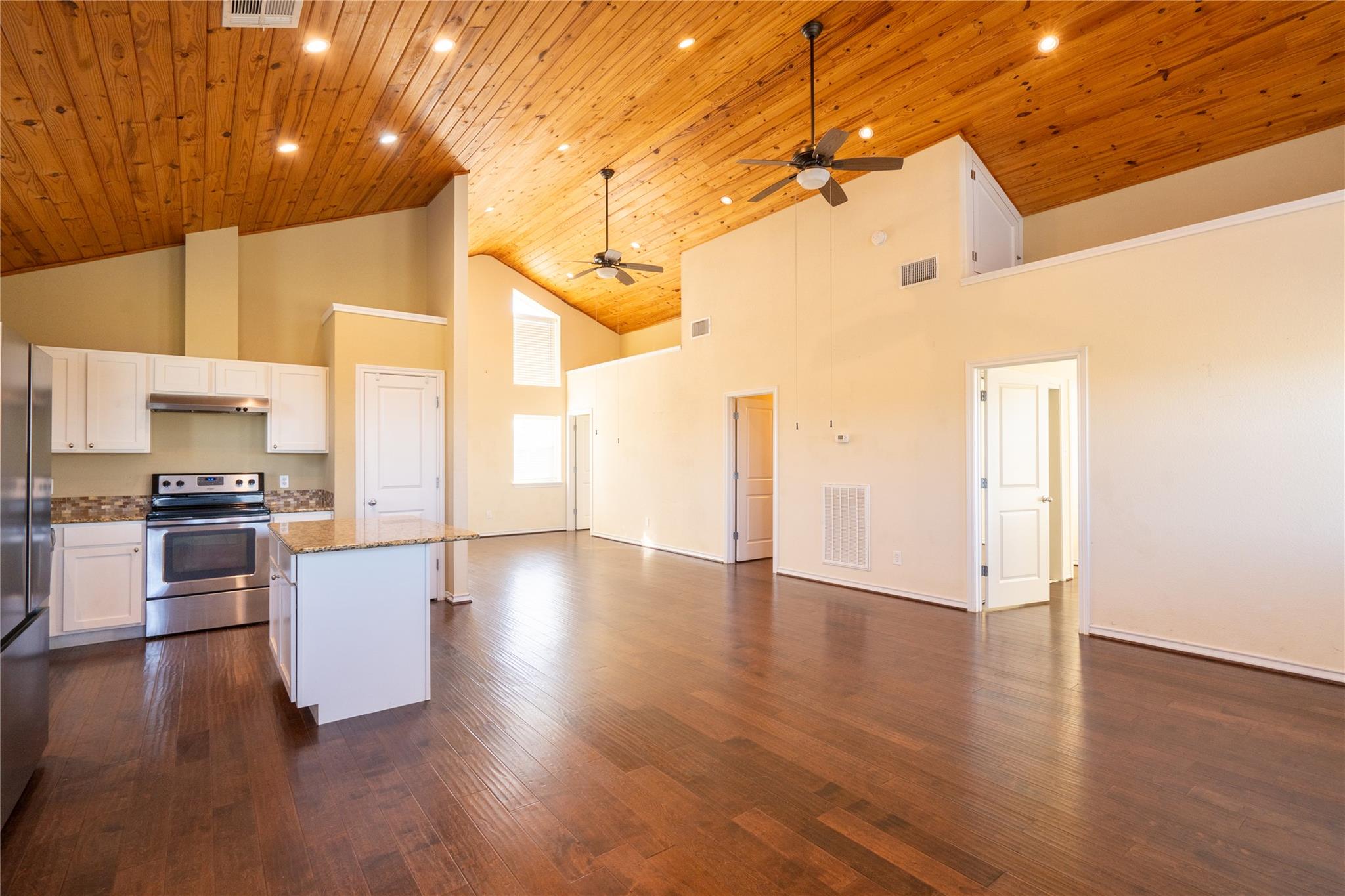 1050 County Road 129 # B, Taylor, TX 76574