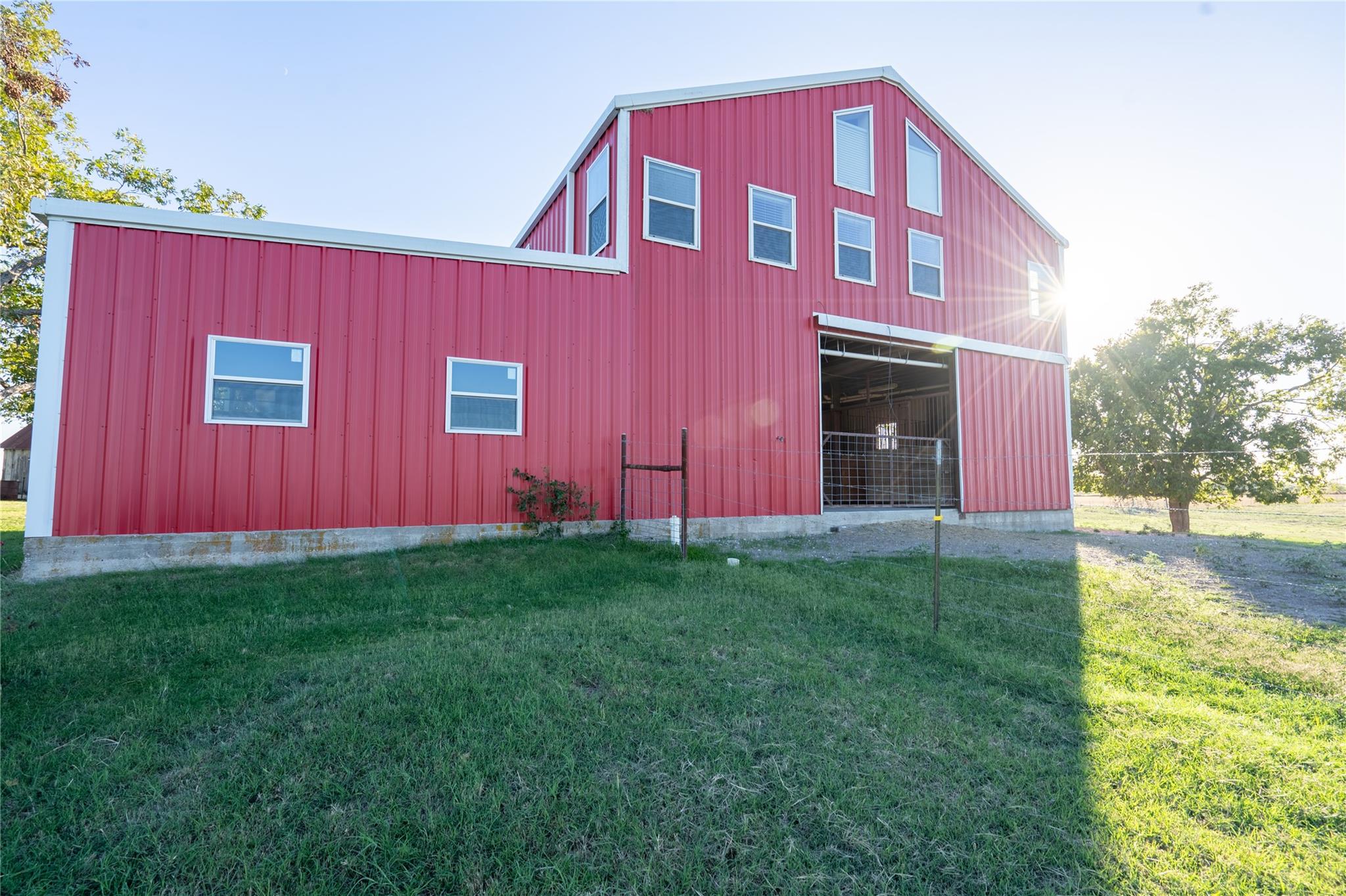 1050 County Road 129 # B, Taylor, TX 76574