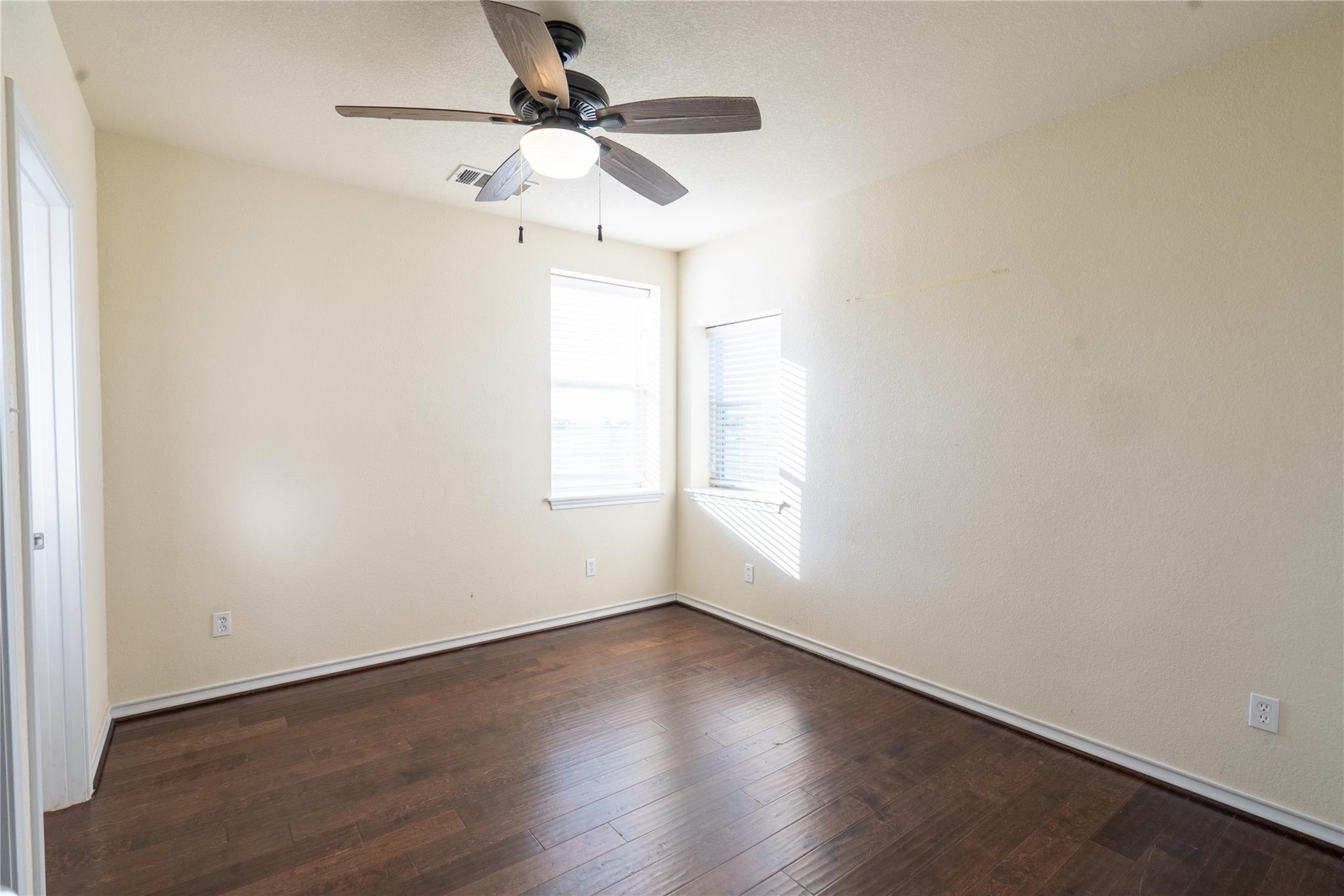 1050 County Road 129 # B, Taylor, TX 76574