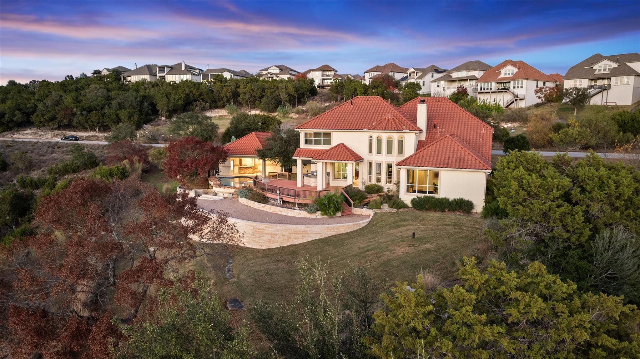 2906 Lakehurst Rd, Spicewood, TX 78669