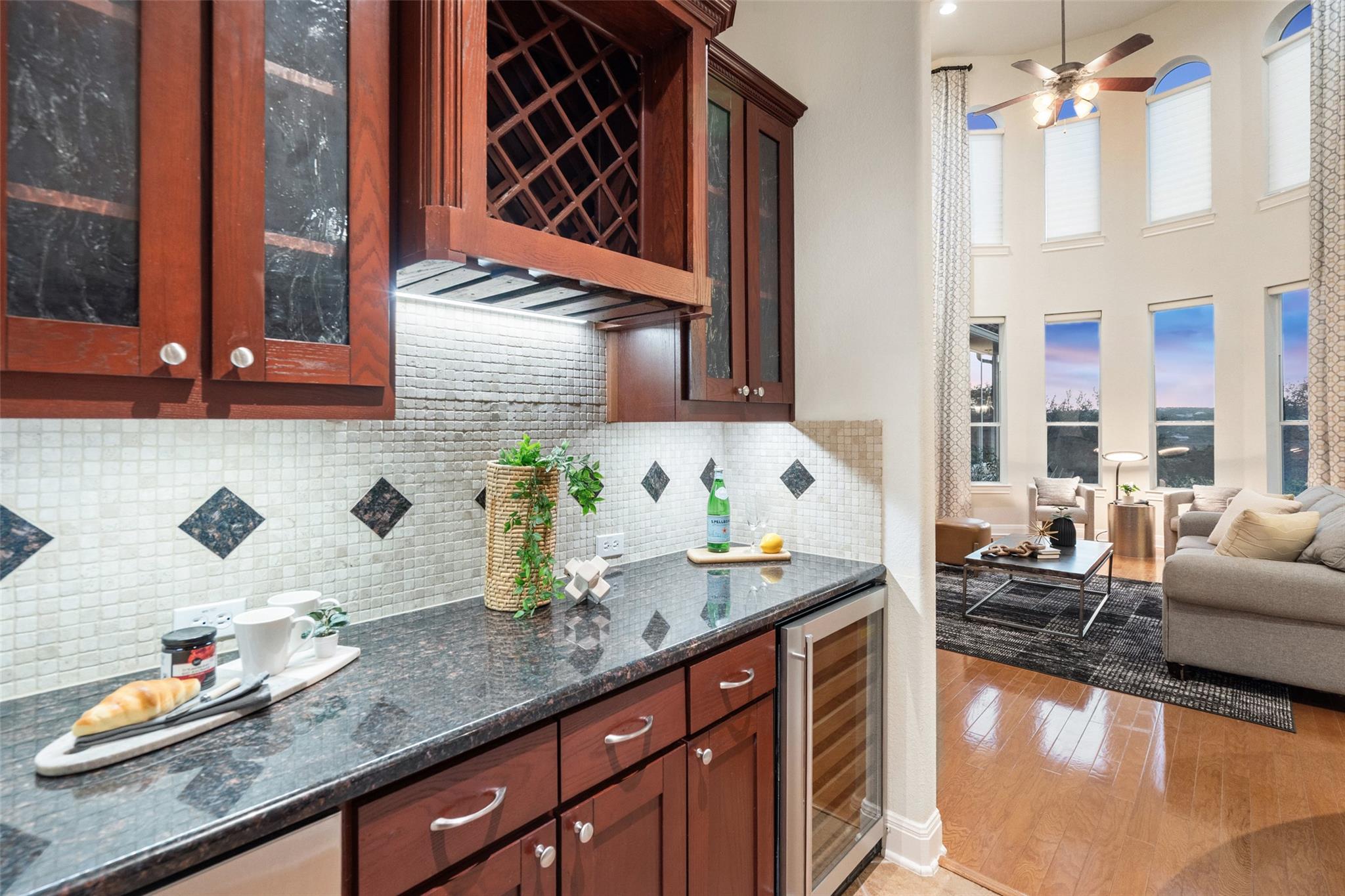 2906 Lakehurst Rd, Spicewood, TX 78669